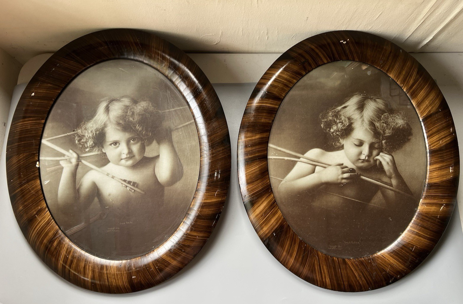 Vtg Faux Tiger Stripe Wood Oval Picture Frame Convex Bubble Glass Pair Set of 2 Vtg Faux Tiger Stripe Wood Oval Picture Frame Convex Bubble Glass Pair Set of 2