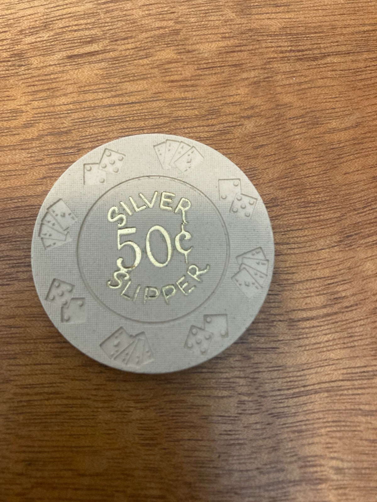 $.50 SILVER SLIPPER CASINO Las Vegas Silver Slipper Casino POKER Chip $.50 SILVER SLIPPER CASINO Las Vegas Silver Slipper Casino POKER Chip