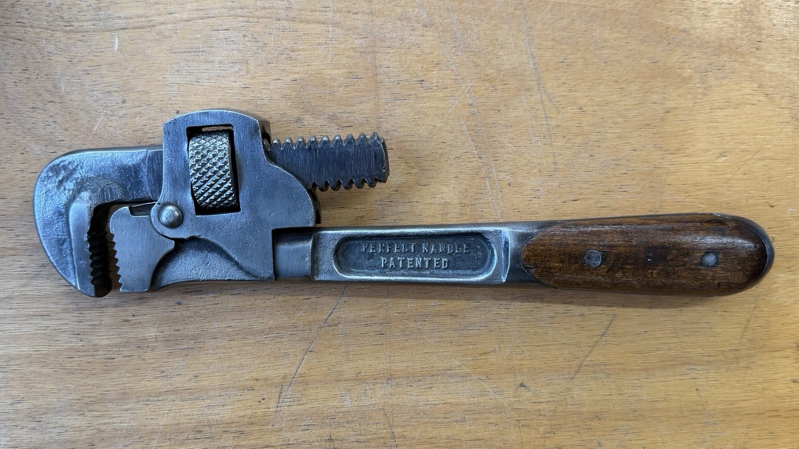 Antique H.D. Smith Perfect Handle 10” Pipe Wrench Wooden Scales Vintage Patented Antique H.D. Smith Perfect Handle 10” Pipe Wrench Wooden Scales Vintage Patented