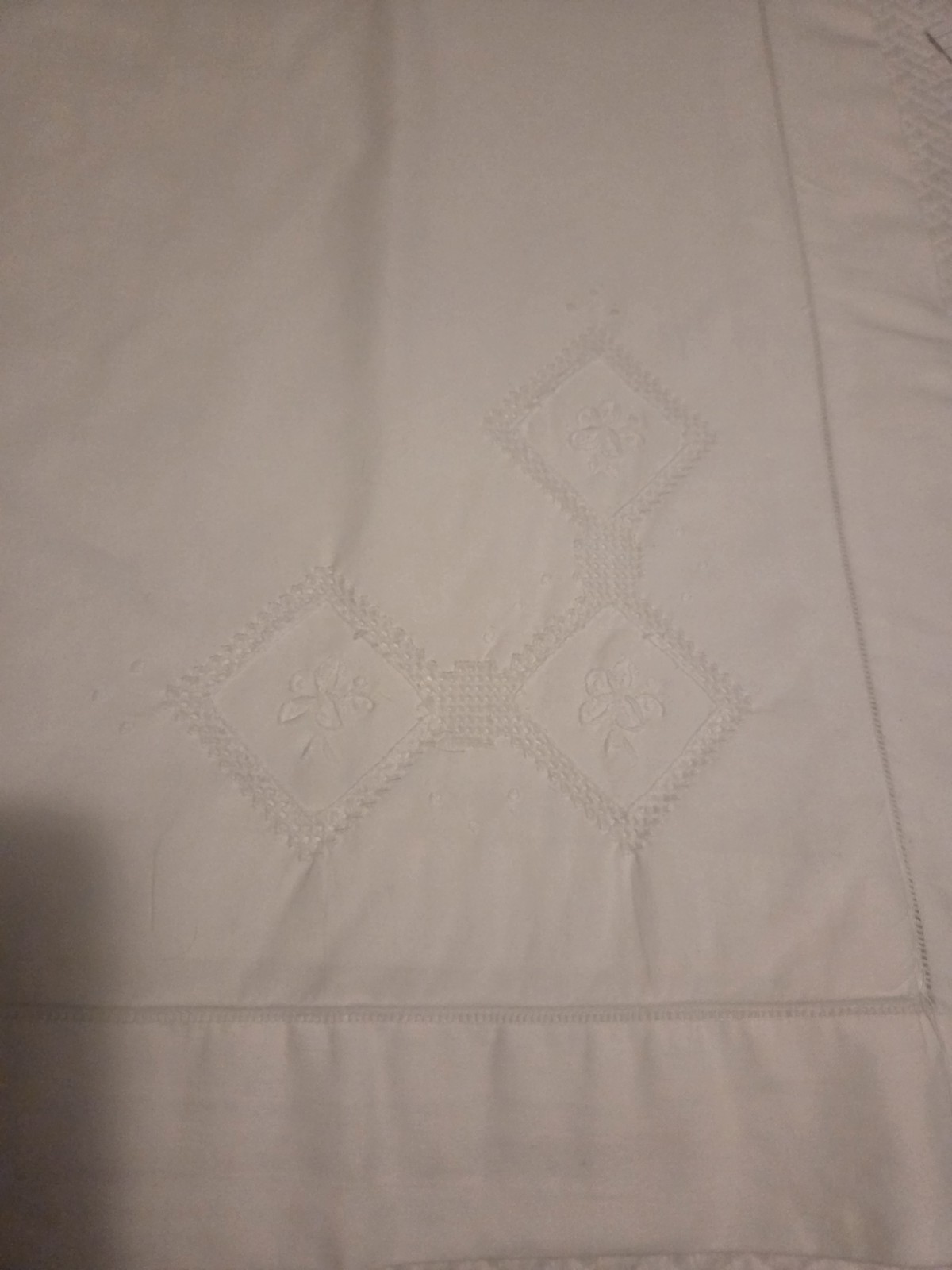 VTG Embroidered White Pillow Shams/Cotton/Hemstitched Standard/STD/Queen/Pair(2)