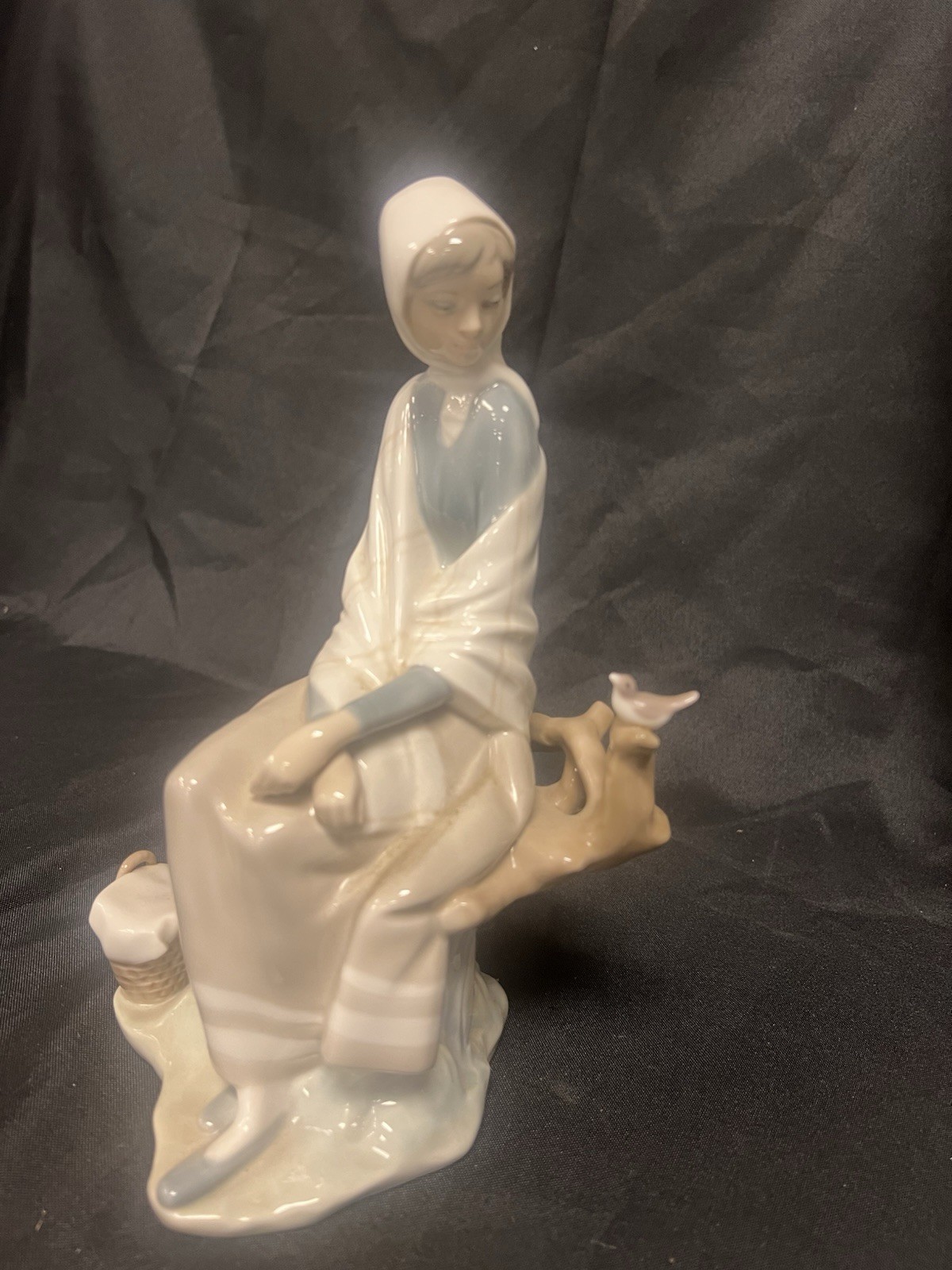 Lladro 4576 New Shepherdess Figurine Girl On Branch Bird Retired Lladro 4576 New Shepherdess Figurine Girl On Branch Bird Retired