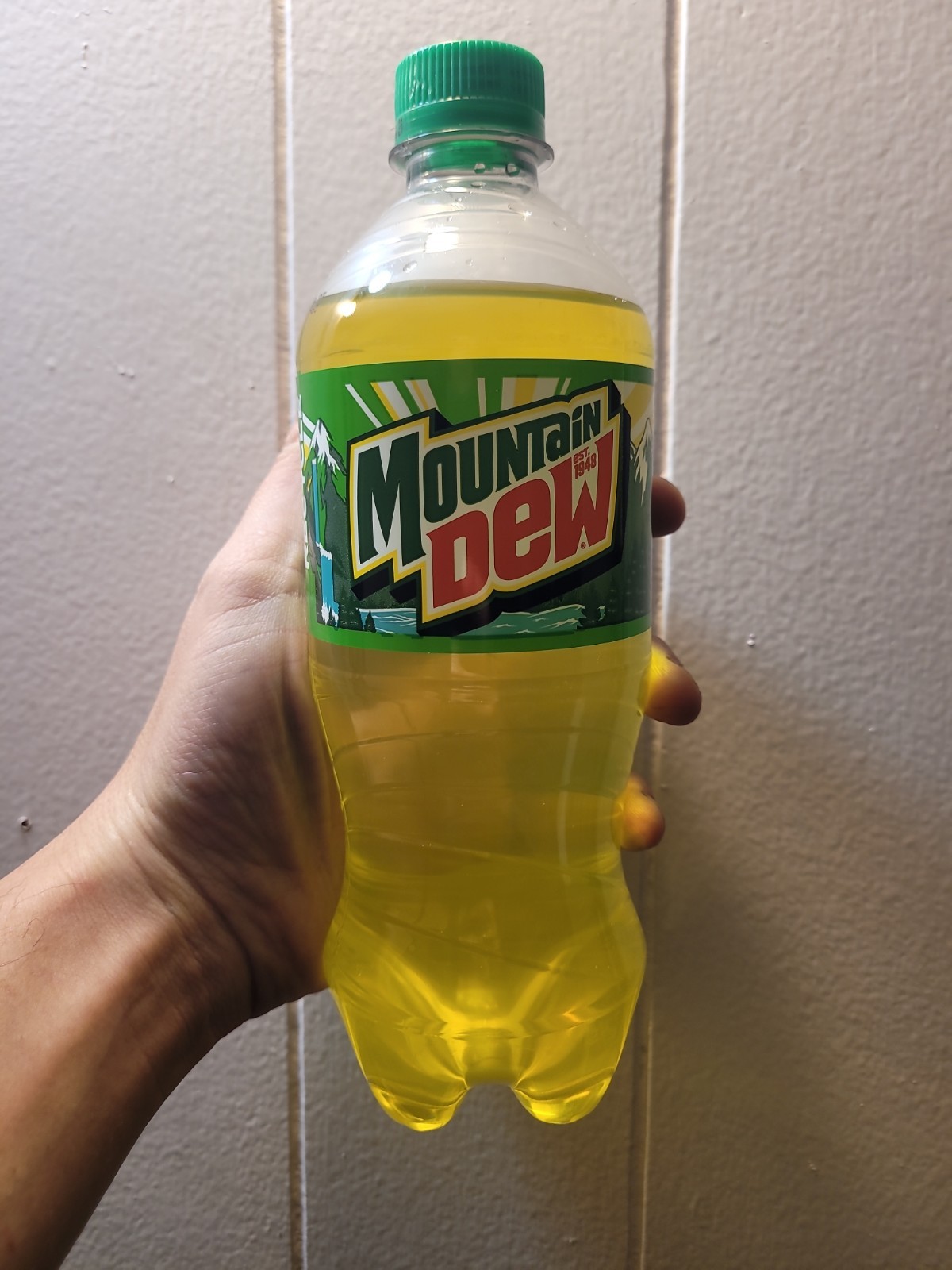 Factory Error Clear Bottle Mountain Dew 20 Fl Oz SEALED Jan 2027 Exp Date Factory Error Clear Bottle Mountain Dew 20 Fl Oz SEALED Jan 2027 Exp Date