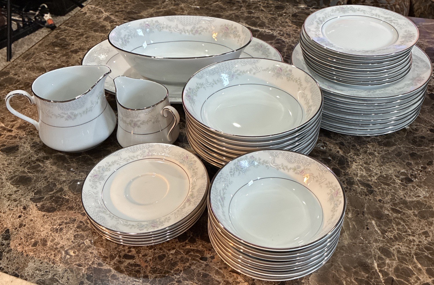 40 Piece Set of Lenox Bouquet Collection From Japan Rosamond 40 Piece Set of Lenox Bouquet Collection From Japan Rosamond