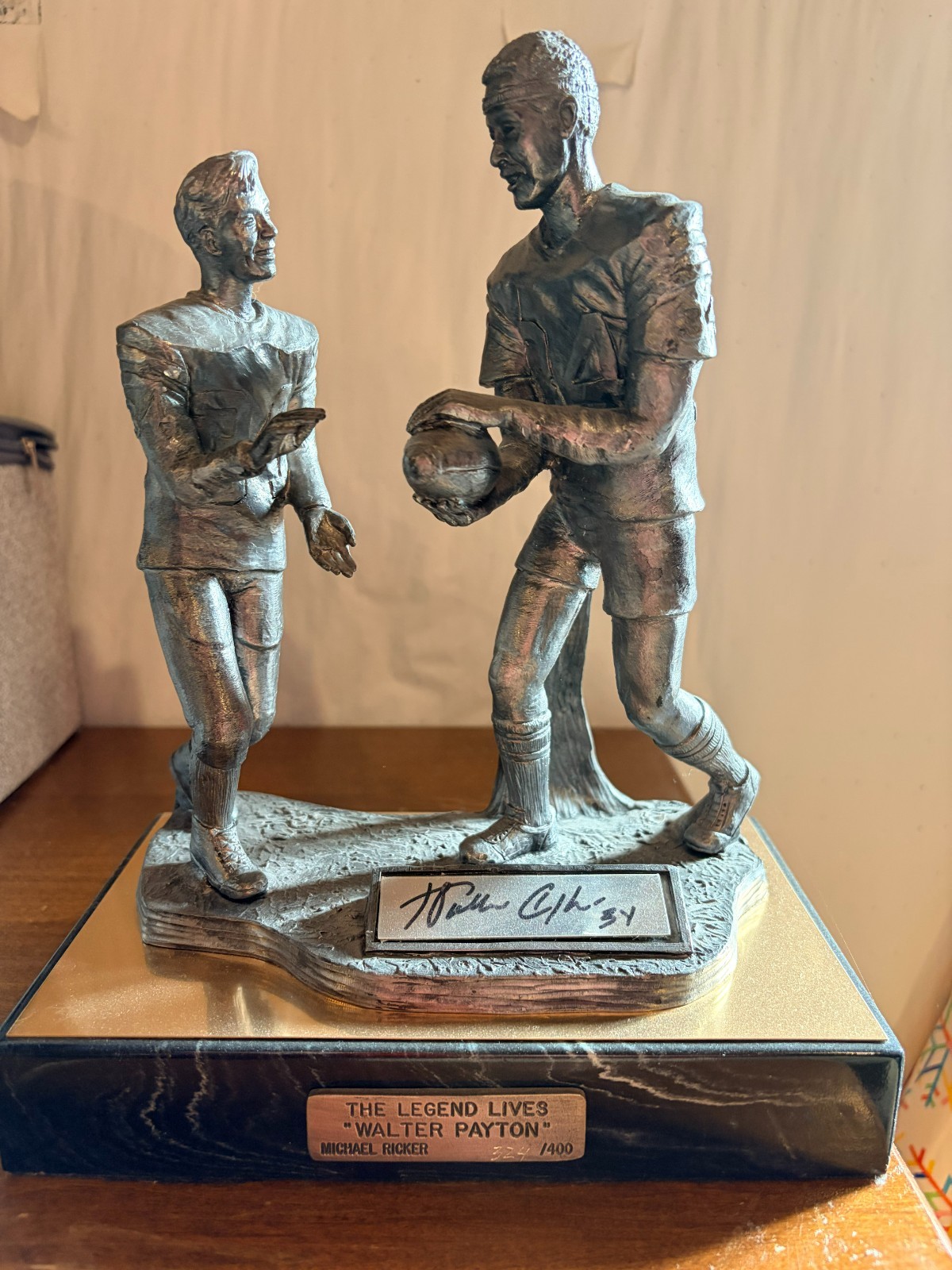 Walter Payton Signed Michael Ricker Pewter Statue Walter Payton Signed Michael Ricker Pewter Statue