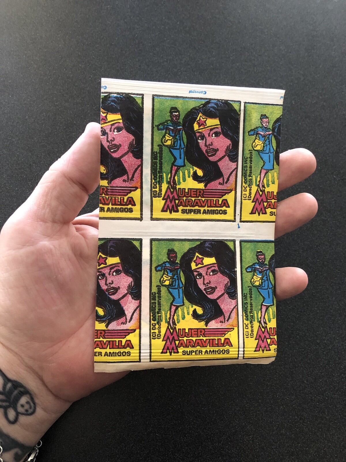 Super Amigos sticker packs Mujer Maravilla like trading cards Super Friends READ