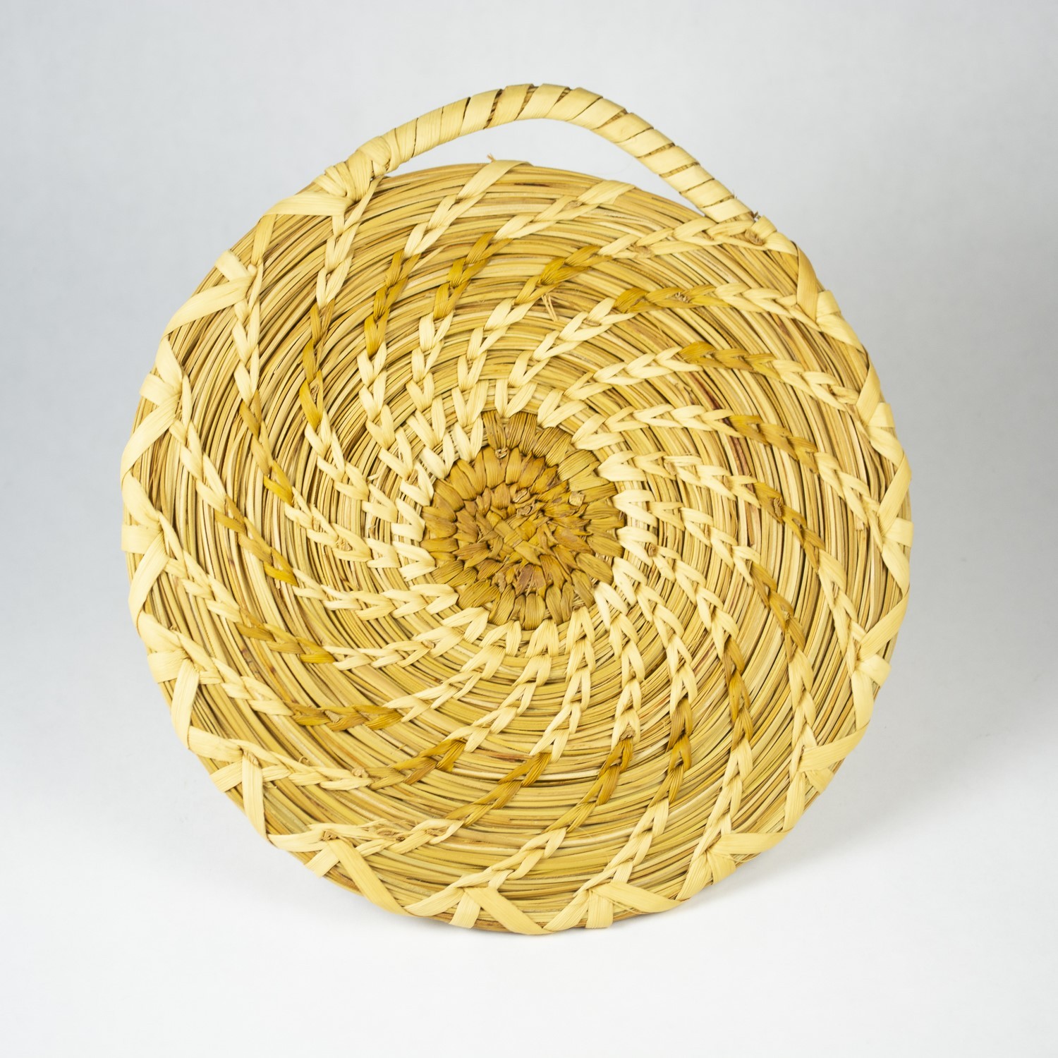 Tohono O'odham Split Stitch Basket Weave Wall Plaque Papago Trading Post 6.5 Tohono O'odham Split Stitch Basket Weave Wall Plaque Papago Trading Post 6.5