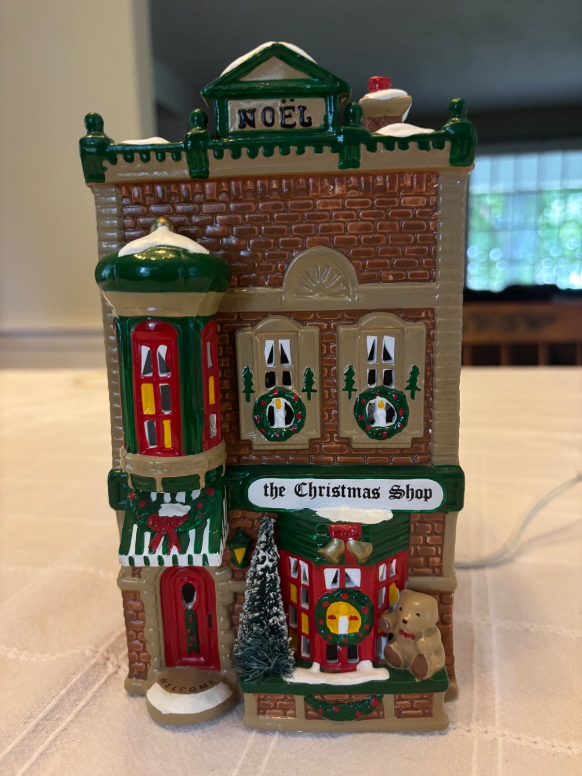 Department 56 The Christmas Shop (#5097-0) The Original Snow Village Series