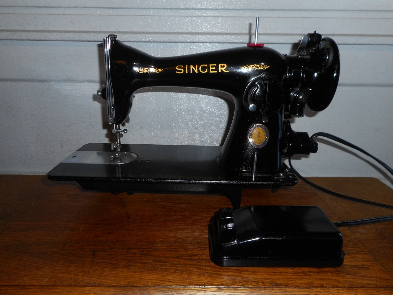 CENTENNIAL EDITION SINGER SEWING MACHINE MODEL 15-91, SERVICED,  #AK491855