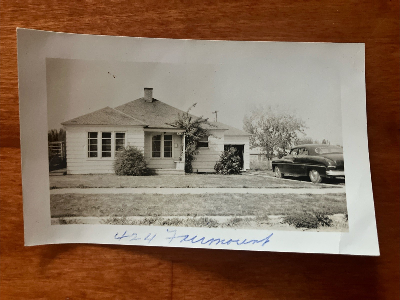 1950s Medford Oregon 424 Fairmount St ID\'d House Vintage Car Snapshot Photo 3x5 1950s Medford Oregon 424 Fairmount St ID\'d House Vintage Car Snapshot Photo 3x5