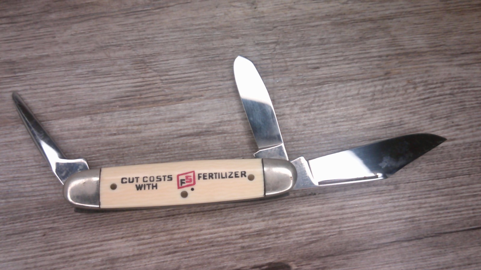 vintage advertising FS Farm Service agriculture fertilizer celluloid handle VGC vintage advertising FS Farm Service agriculture fertilizer celluloid handle VGC