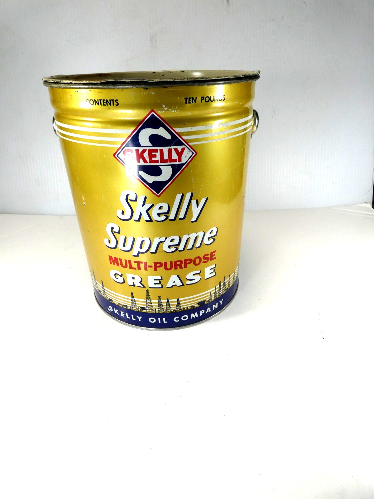 Vintage Skelly ten pound grease can