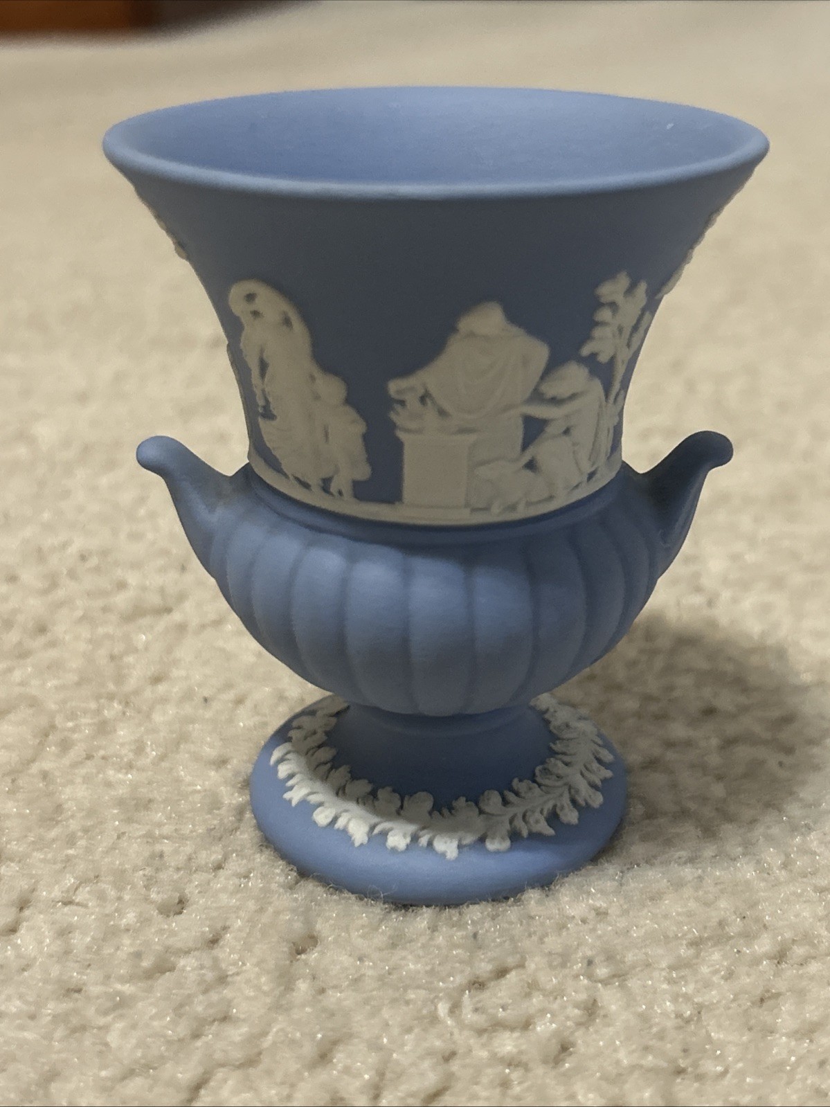 WEDGWOOD Vtg Blue Jasperware Mini Grecian Vase Urn Made In England 3.5