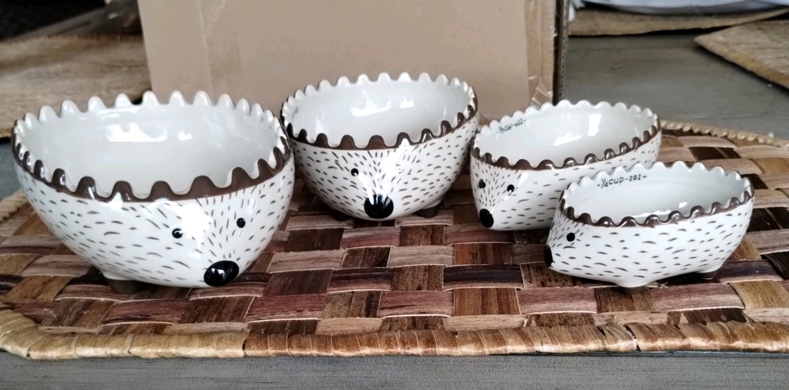 Creative Co-op Ceramic Nesting Hedgehog Measuring Cups EUC
