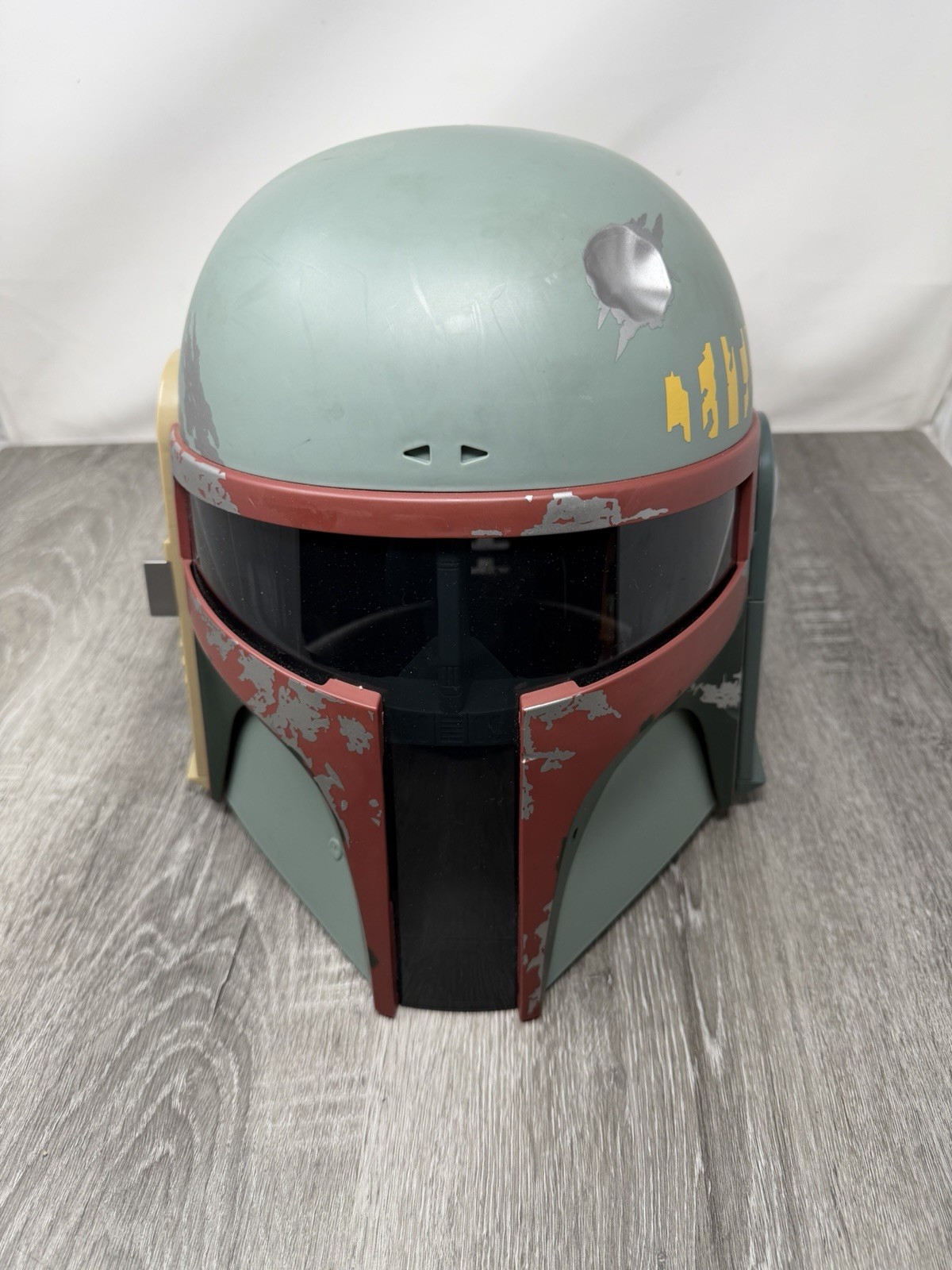 Star Wars Hasbro 2009 BOBA FETT Electronic Helmet - No Antenna - Tested Star Wars Hasbro 2009 BOBA FETT Electronic Helmet - No Antenna - Tested