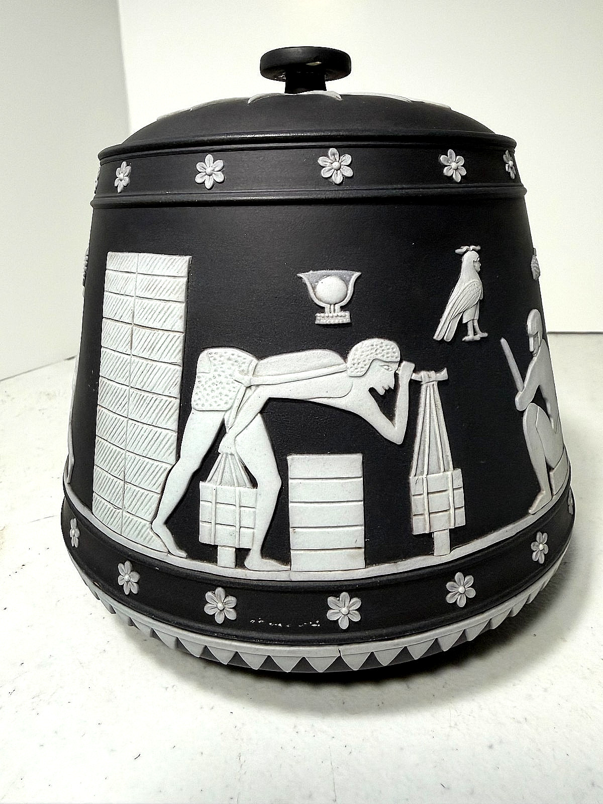 1911 -RARE Com. -Wedgwood Black Jasperware Biscuit Jar - W.T. Lamb & Son - 6.5\