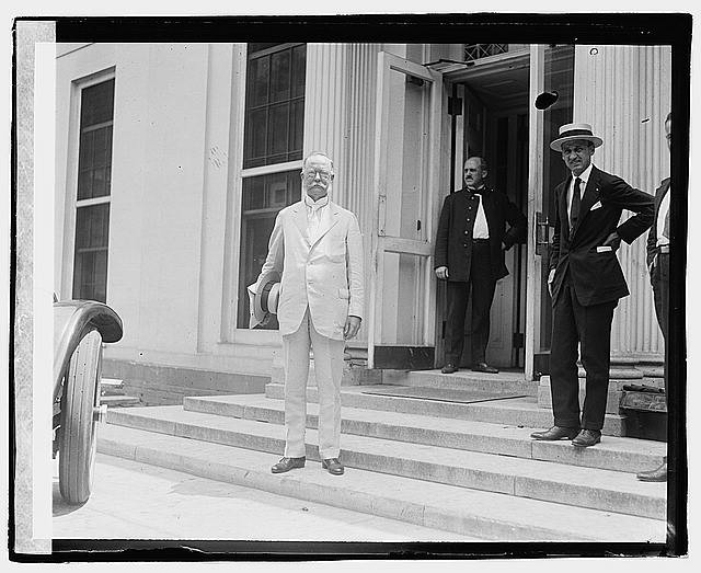 Photo:William Cox Redfield 1921 June 29 White Suit Steps Portrait