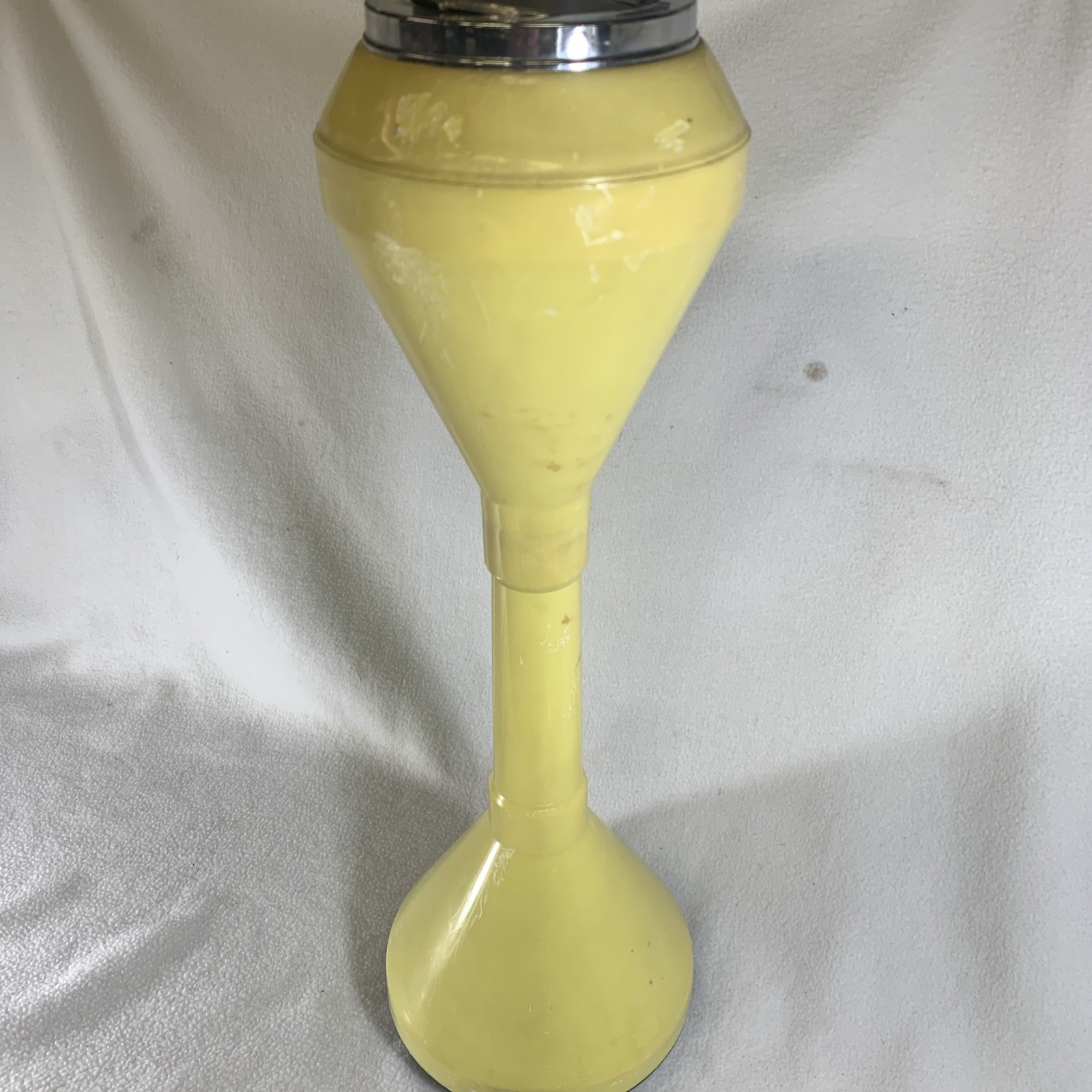 Vintage 1970’s Pastel Yellow Smoking Stand Plastic Ashtray Italy Vintage 1970’s Pastel Yellow Smoking Stand Plastic Ashtray Italy