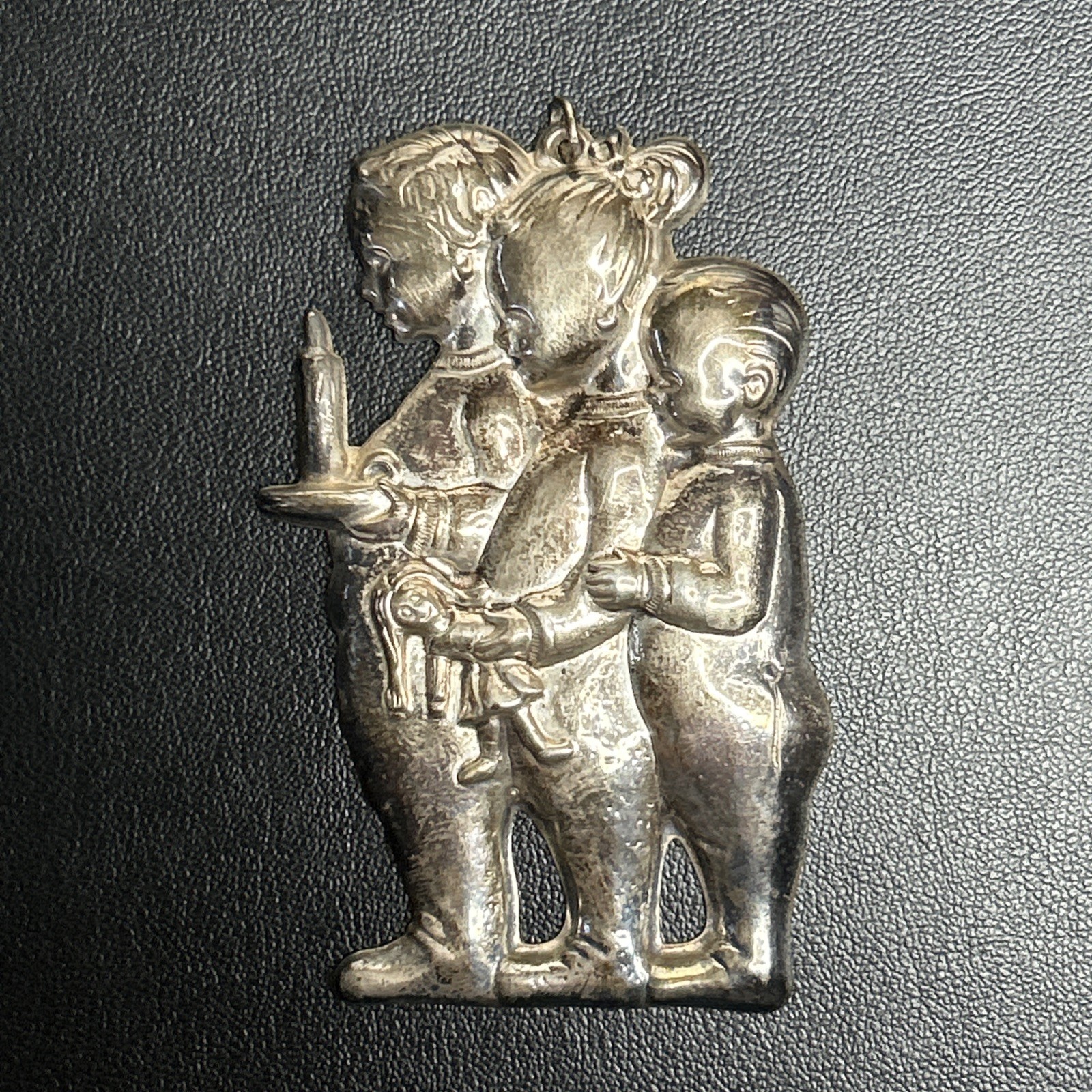 Vintage Gorham \'Children with Candle\' #1353 Sterling Silver Christmas Ornament Vintage Gorham \'Children with Candle\' #1353 Sterling Silver Christmas Ornament