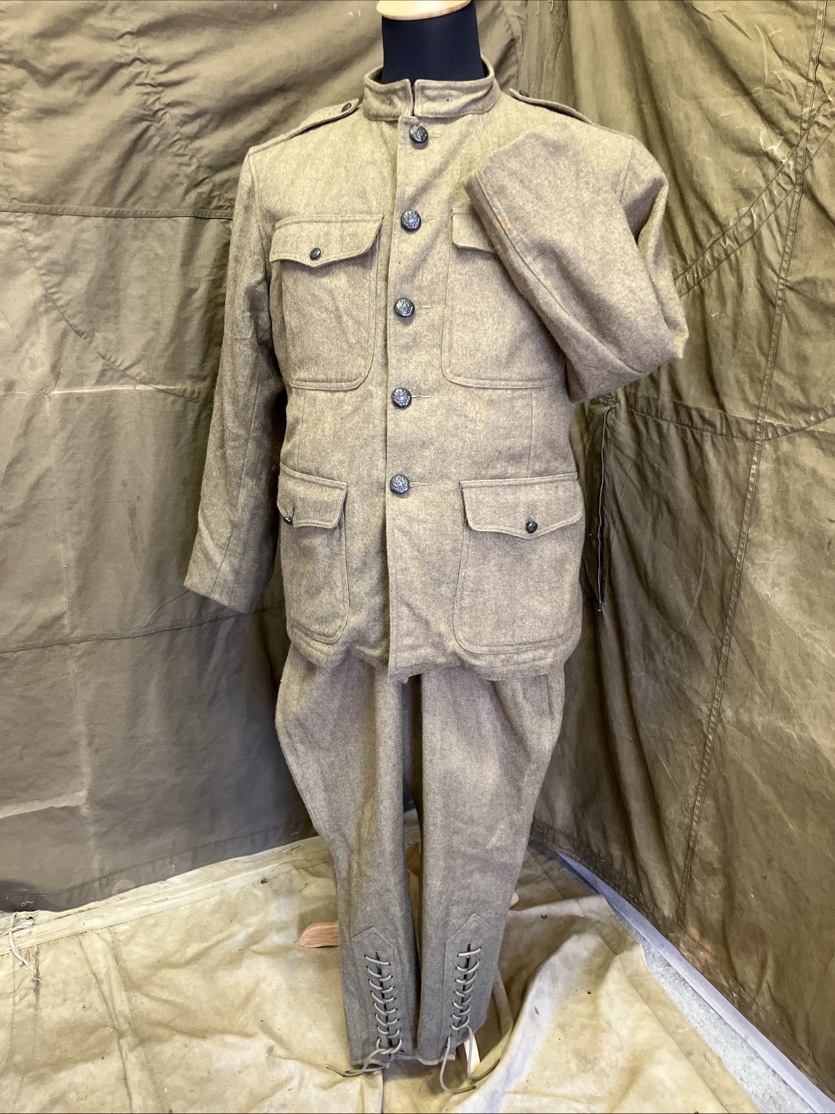 Us army WW1 doughboy  uniform Reproduction M-L WPG brand 42