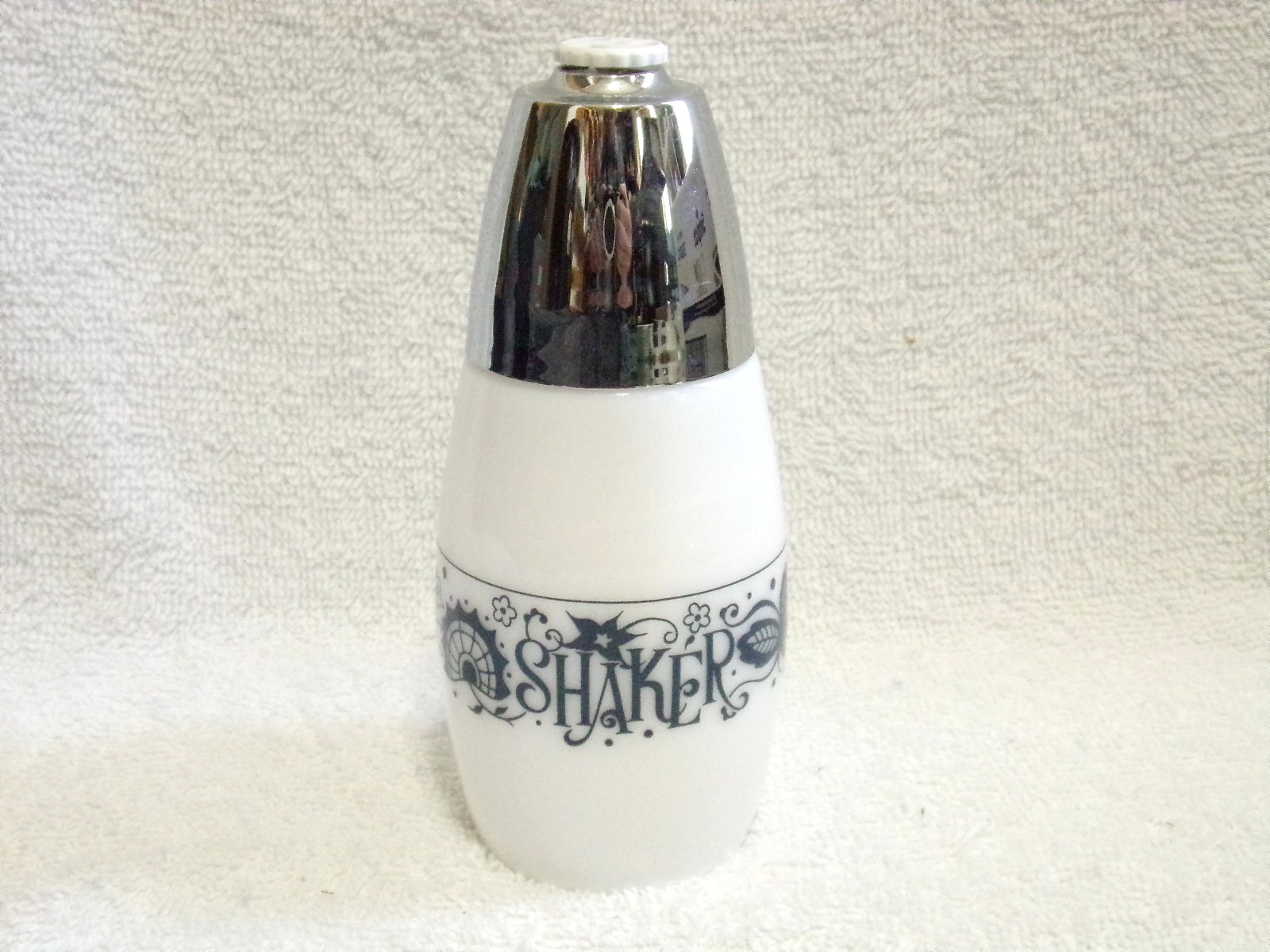 Vtg Gemco 6 1/2 Inch Old Town Blue Onion Milk Glass Spice Herbs Sugar Shaker Exc Vtg Gemco 6 1/2 Inch Old Town Blue Onion Milk Glass Spice Herbs Sugar Shaker Exc