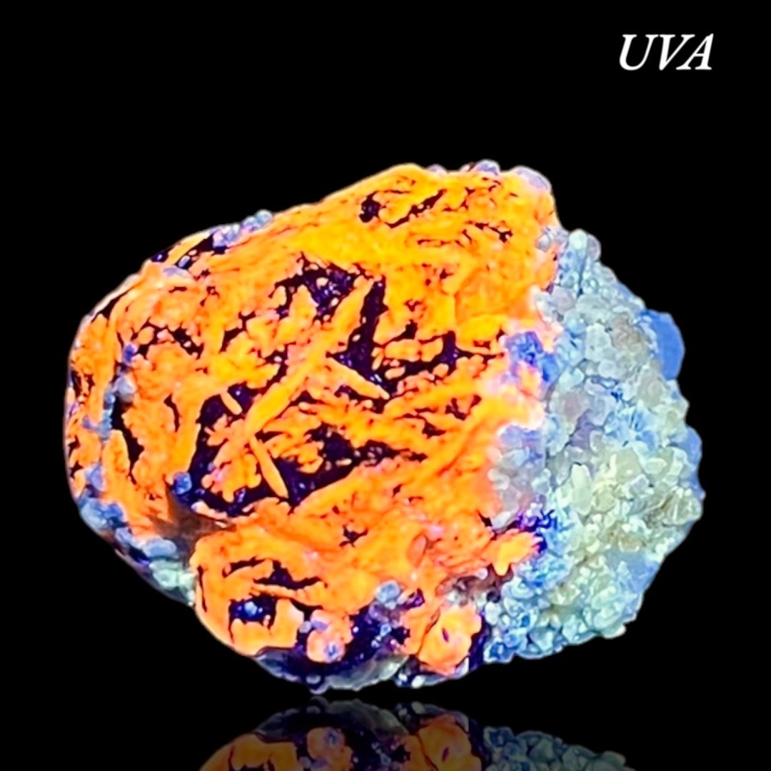 57 Ct. WOW 🤩 Fluorescent Afghanite Combined Lazurite Crystals From Afghanistan 57 Ct. WOW 🤩 Fluorescent Afghanite Combined Lazurite Crystals From Afghanistan