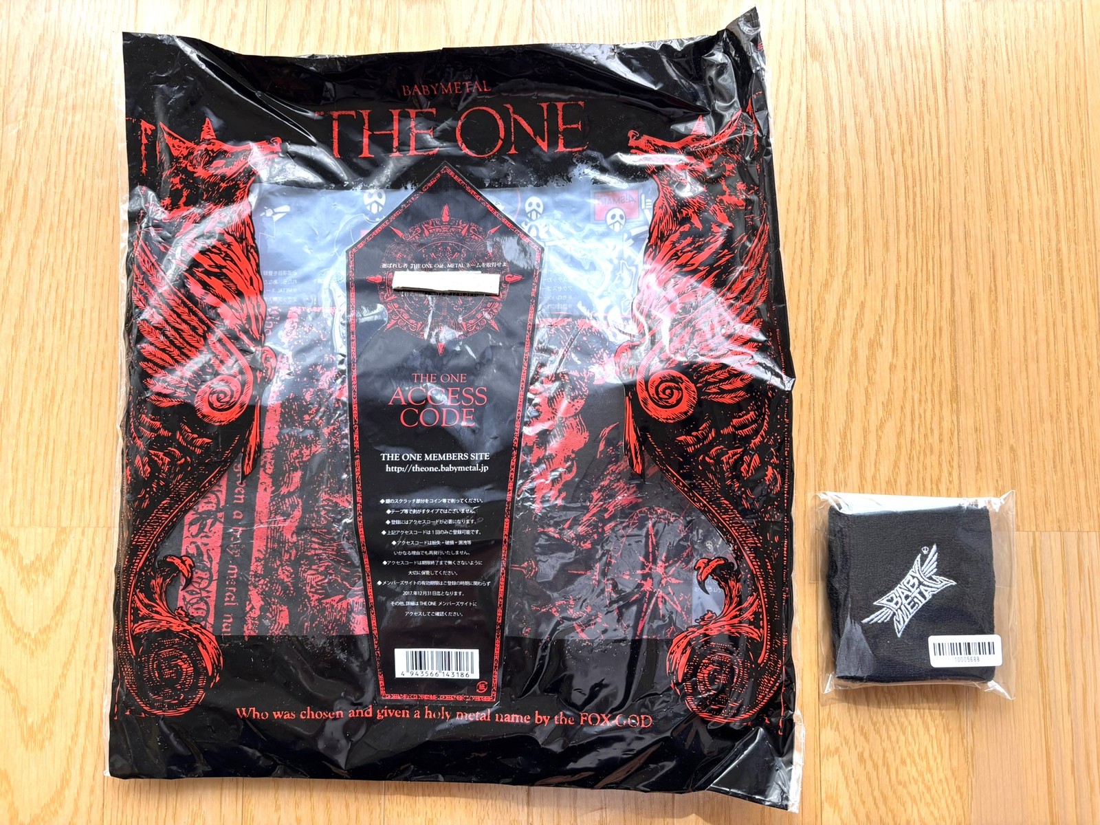 BABYMETAL THE ONE 2017 T-Shirt Limited BIG Size Official Unopened with Wristband