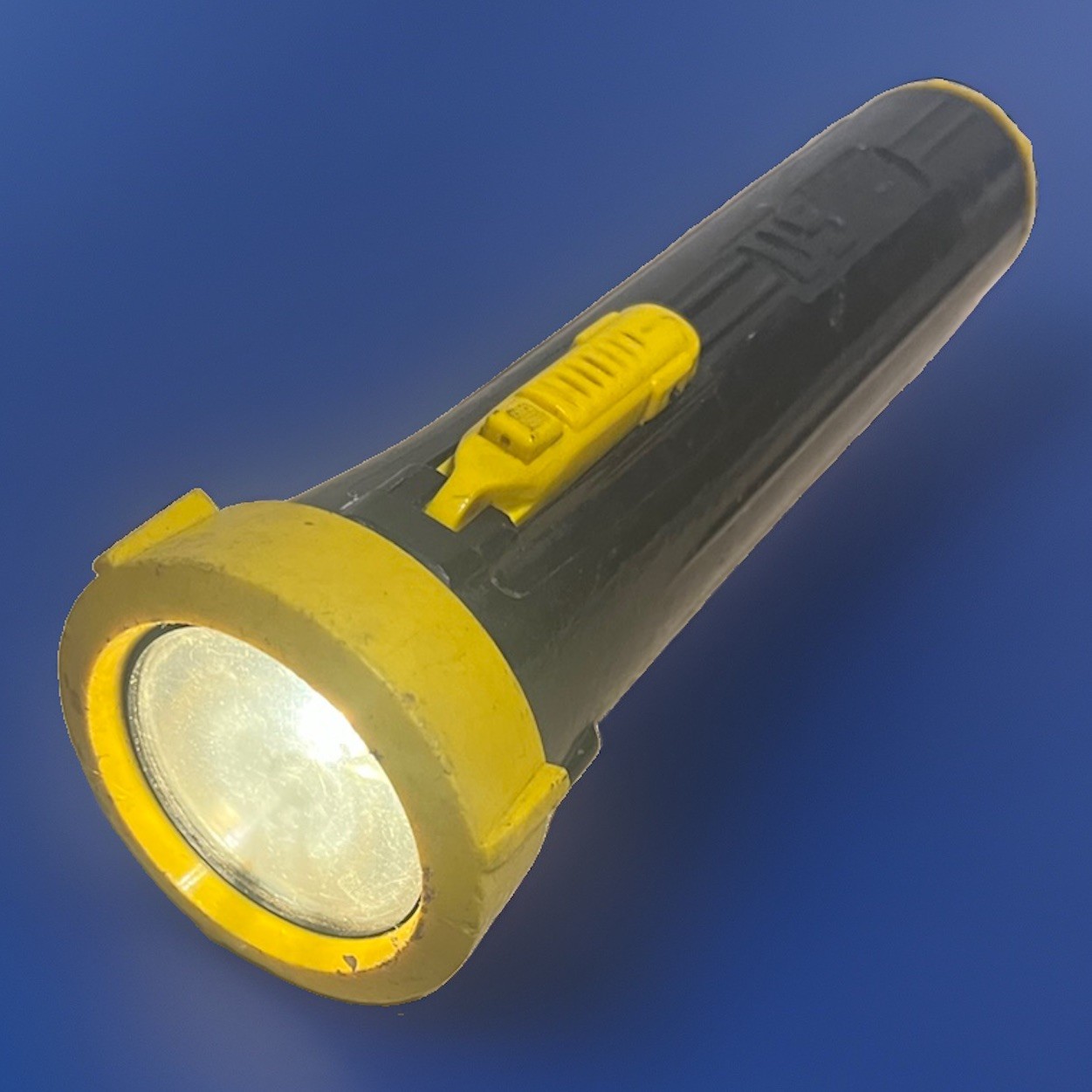 VTG Stewart Brothers US Yellow & Black 2 D Cell Flashlight W/ Ring WORKS VGC VTG Stewart Brothers US Yellow & Black 2 D Cell Flashlight W/ Ring WORKS VGC