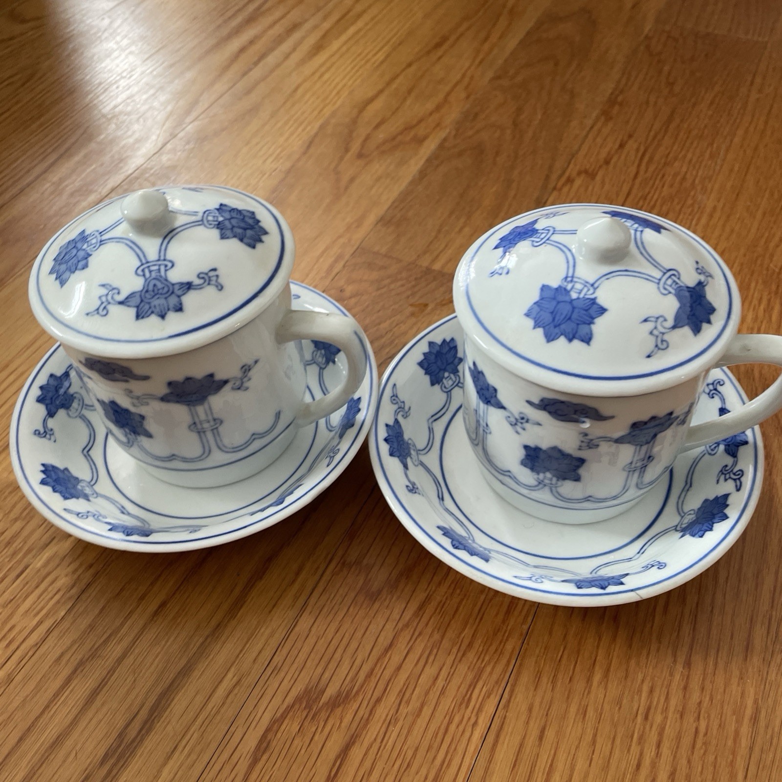 Vintage Porcelain Williams Sonoma IDG White Blue Floral Cup & Saucer With Lid