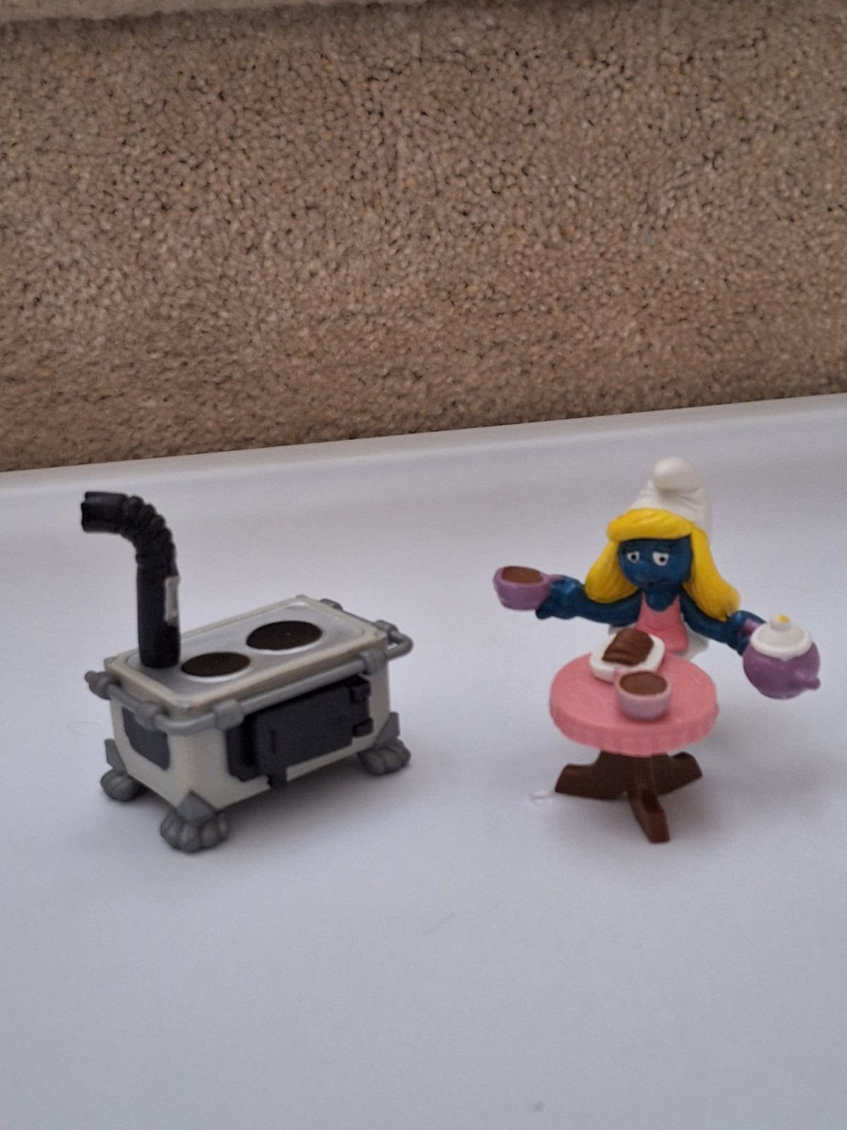 Vintage Super Smurfette Kitchen Scene with Gray Oven, Table,& Tea Set Schleich Vintage Super Smurfette Kitchen Scene with Gray Oven, Table,& Tea Set Schleich