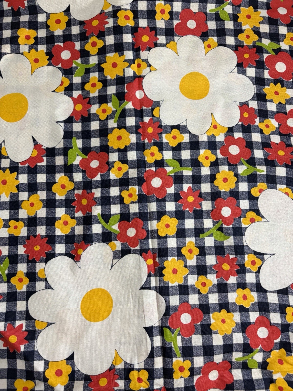 Adorable True Vintage 1960s Flower Power Daisy Fabric Thick Cotton Vibrant 76x43 Adorable True Vintage 1960s Flower Power Daisy Fabric Thick Cotton Vibrant 76x43