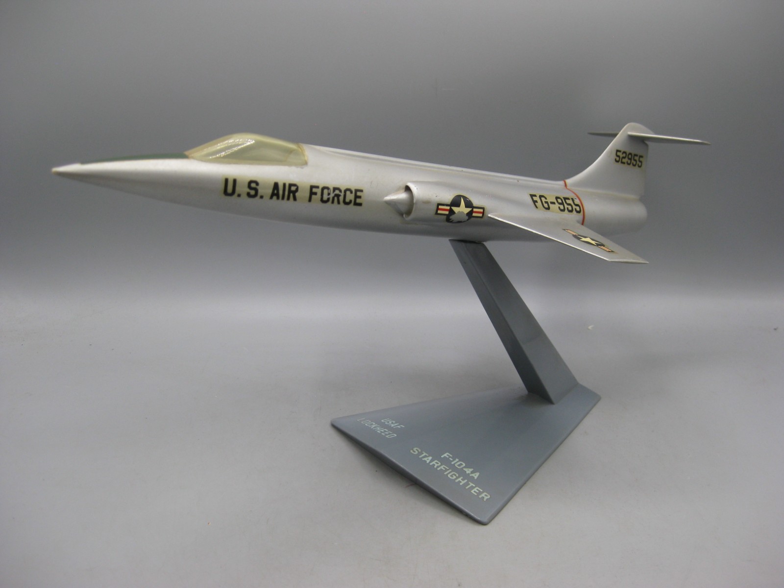 Vtg 50s USAF Lockheed F-104A Starfighter Airplane Desktop Display Model Topping? Vtg 50s USAF Lockheed F-104A Starfighter Airplane Desktop Display Model Topping?