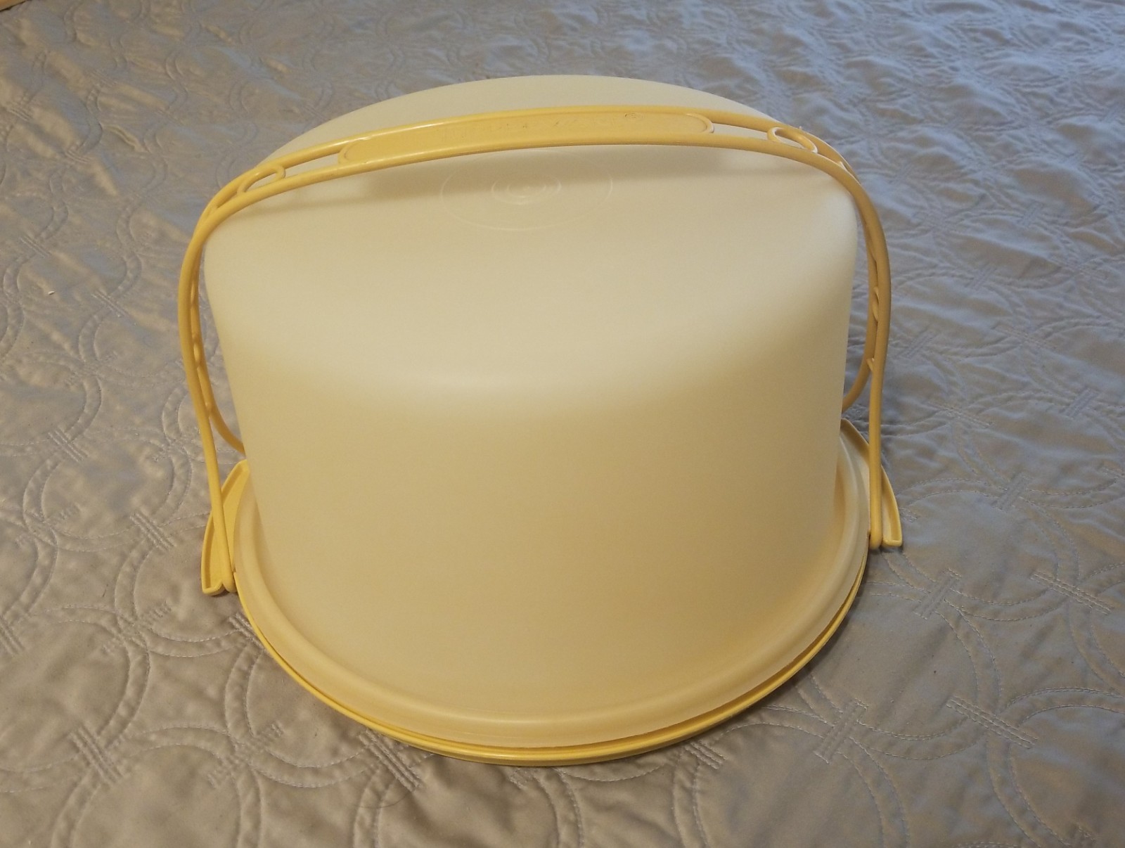 Vintage Tupperware Cake Carrier With Handle Harvest Gold 9