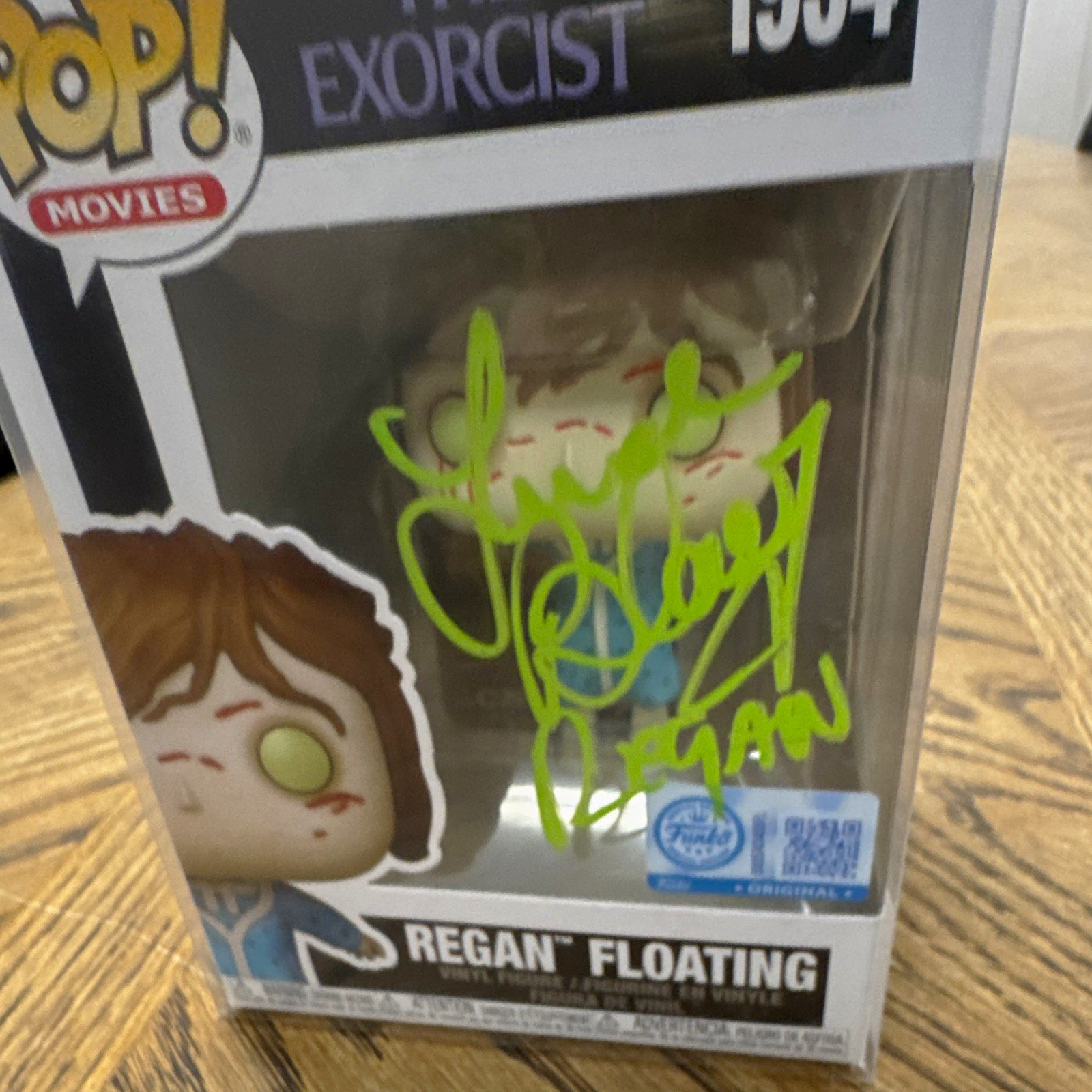 Funko Pop Movies The Exorcist Regan Floating #1934 Autographed Linda Blair