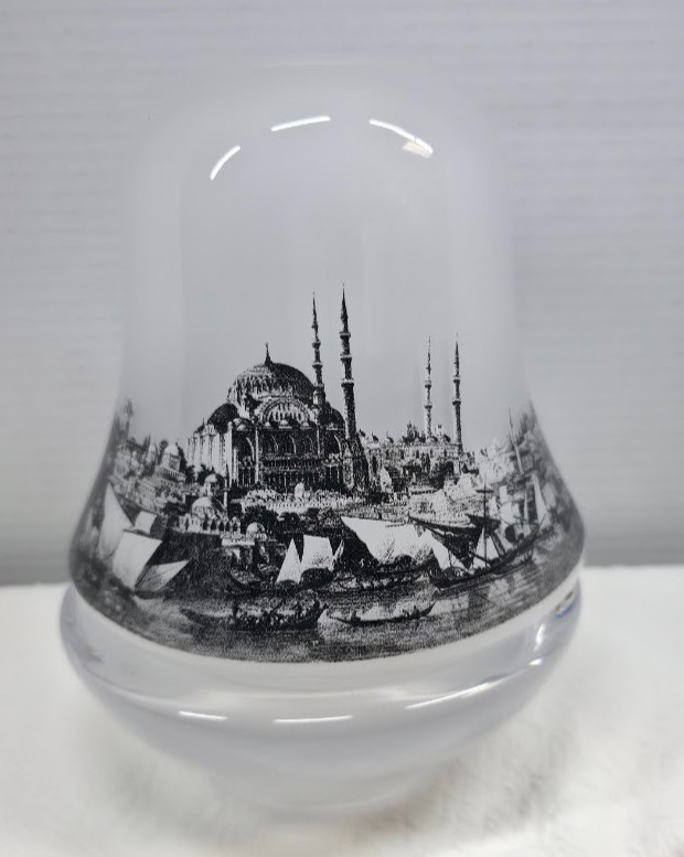 Pasabahce Turkish Engraved Glass Bell Candle Holder Istanbul Cityscape 8” EUC Pasabahce Turkish Engraved Glass Bell Candle Holder Istanbul Cityscape 8” EUC