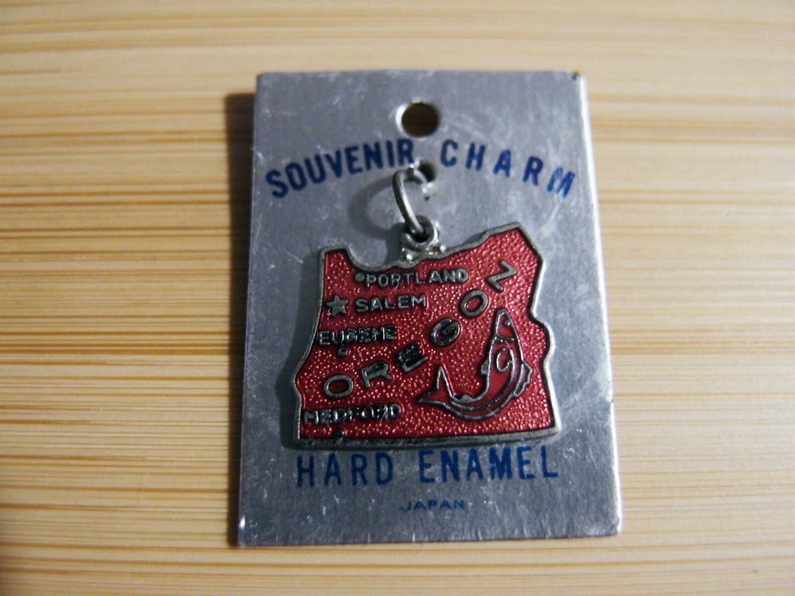 Vintage Oregon Cloisonné Hard Enamel State Charm Souvenir Map Pendant VG+