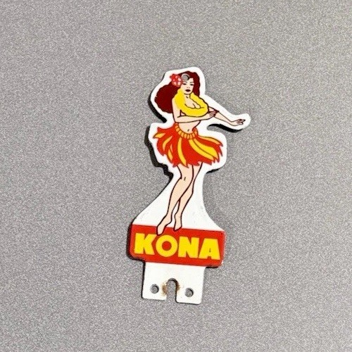 VINTAGE KONA HAWAIIAN GIRL PLATE TOPPER PORCELAIN SIGN CAR GAS MOTORCYCLE OIL