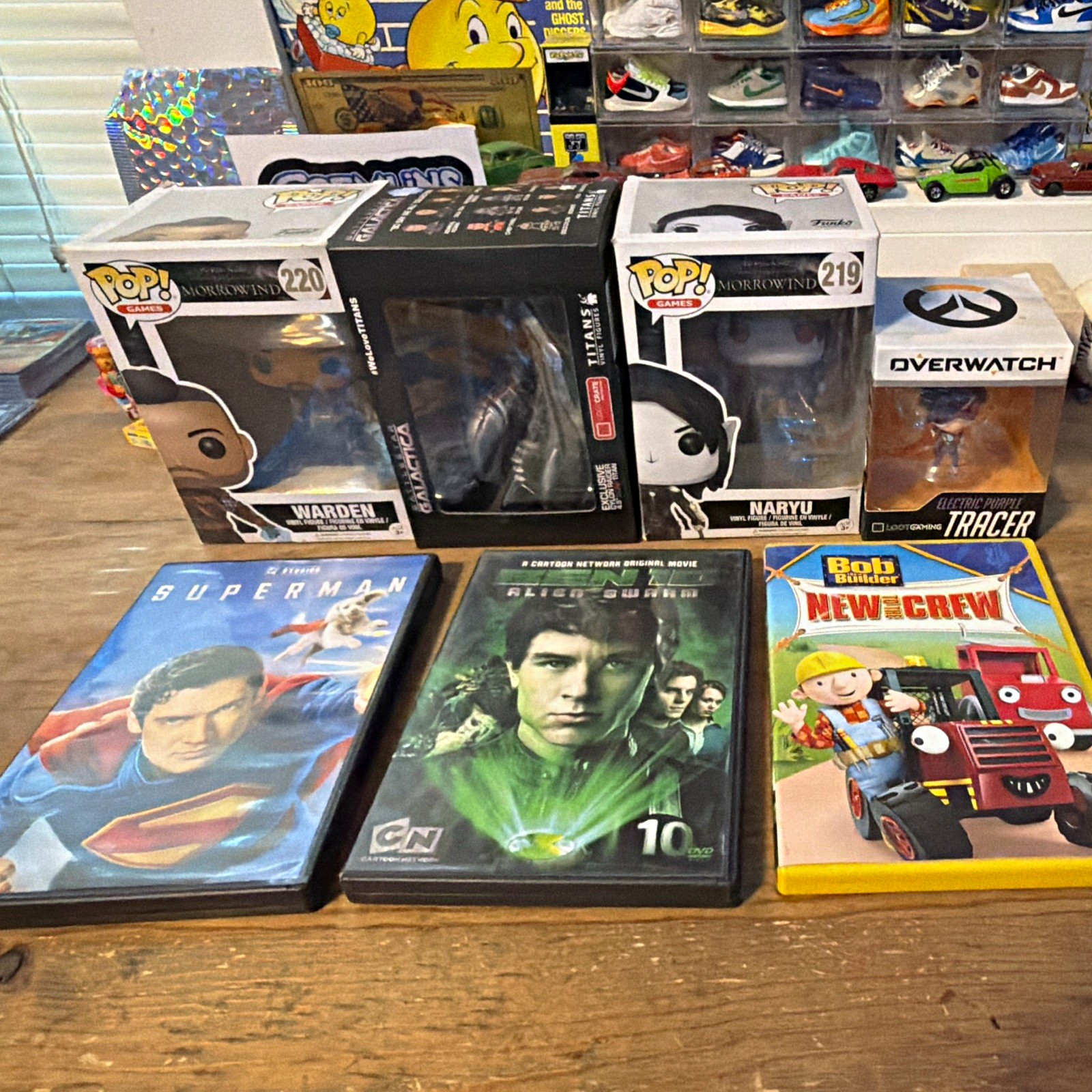 Funko/Loot Gaming Vinyl Lot: Naryu #219, Warden #220, Tracer, Loot Crate Funko/Loot Gaming Vinyl Lot: Naryu #219, Warden #220, Tracer, Loot Crate