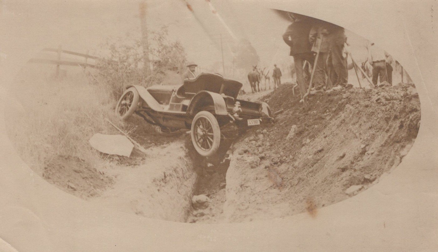 Brass Era Roadster Car Crash Trench Ditch Accident 1910s - Original Photo