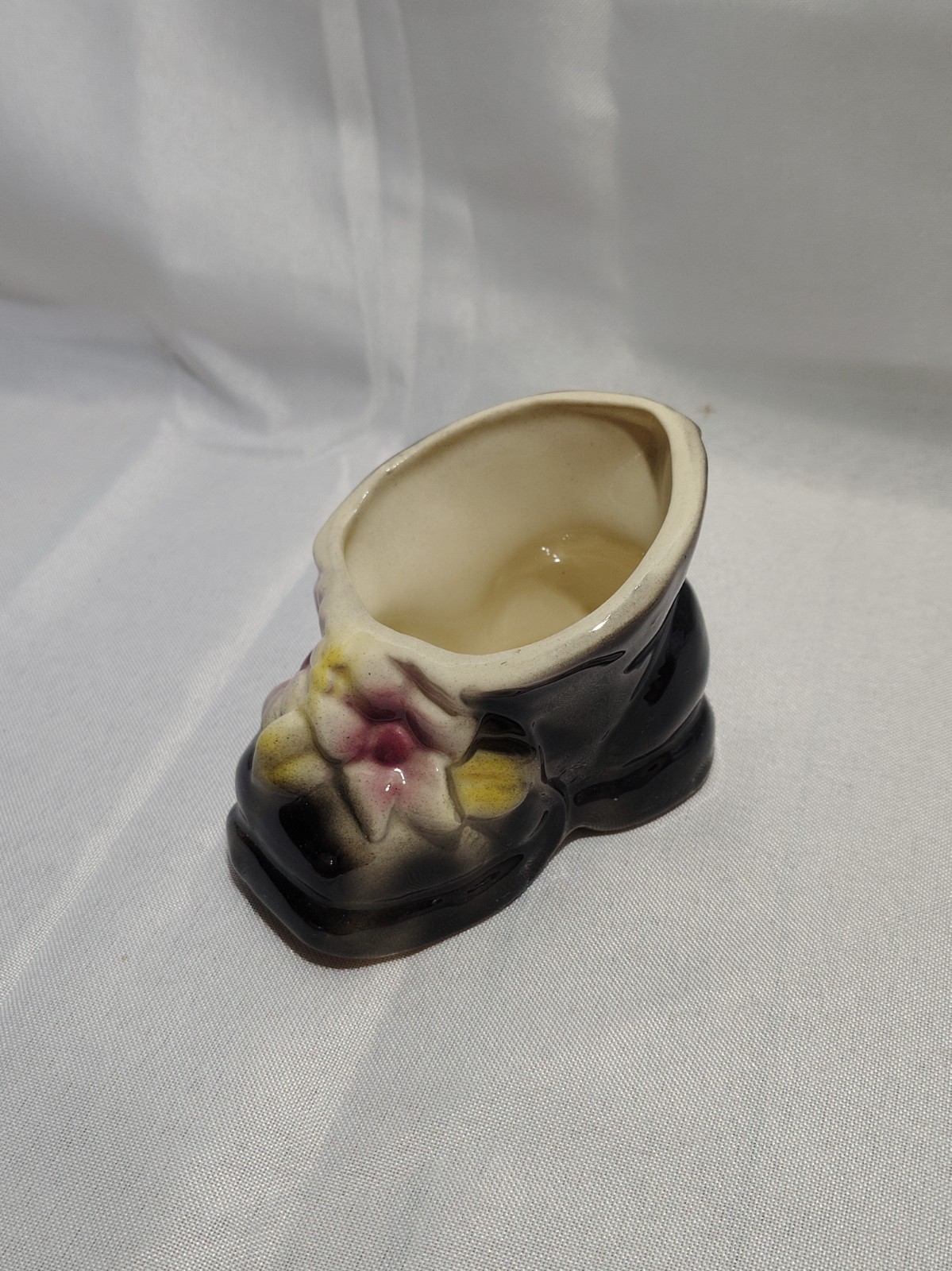 Vintage Ceramic Black Boot Planter with Pink & Yellow Flowers - 4 1/4\ Vintage Ceramic Black Boot Planter with Pink & Yellow Flowers - 4 1/4\