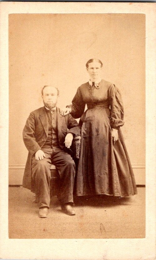 Older Civil War Era Couple, c1860s CDV Photo, #5016 Older Civil War Era Couple, c1860s CDV Photo, #5016
