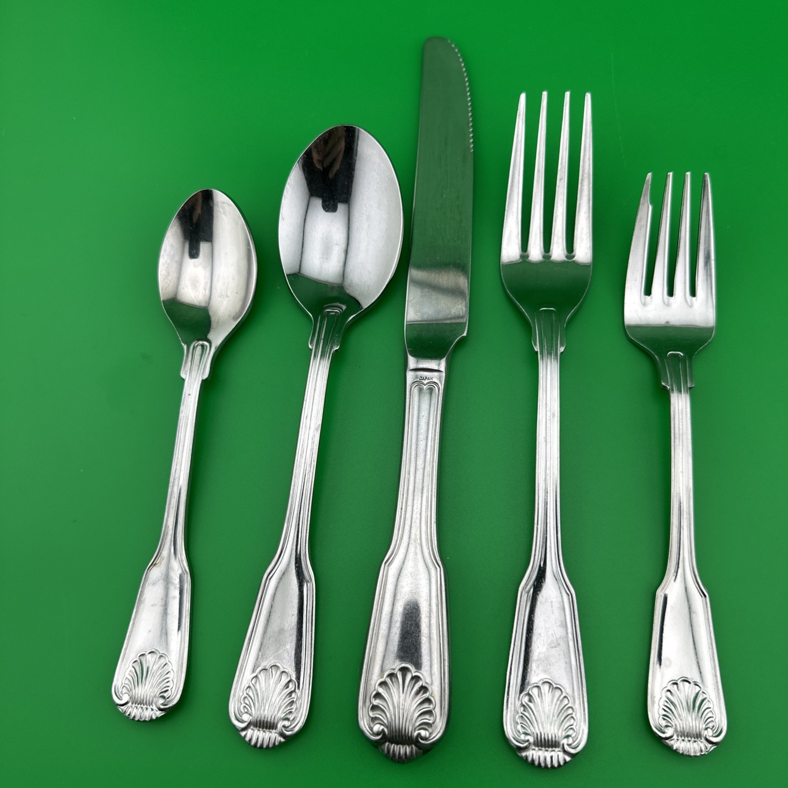 Towle Supreme Cutlery Stainless  ENGLISH SHELL 51 pc Set(s) for 8+