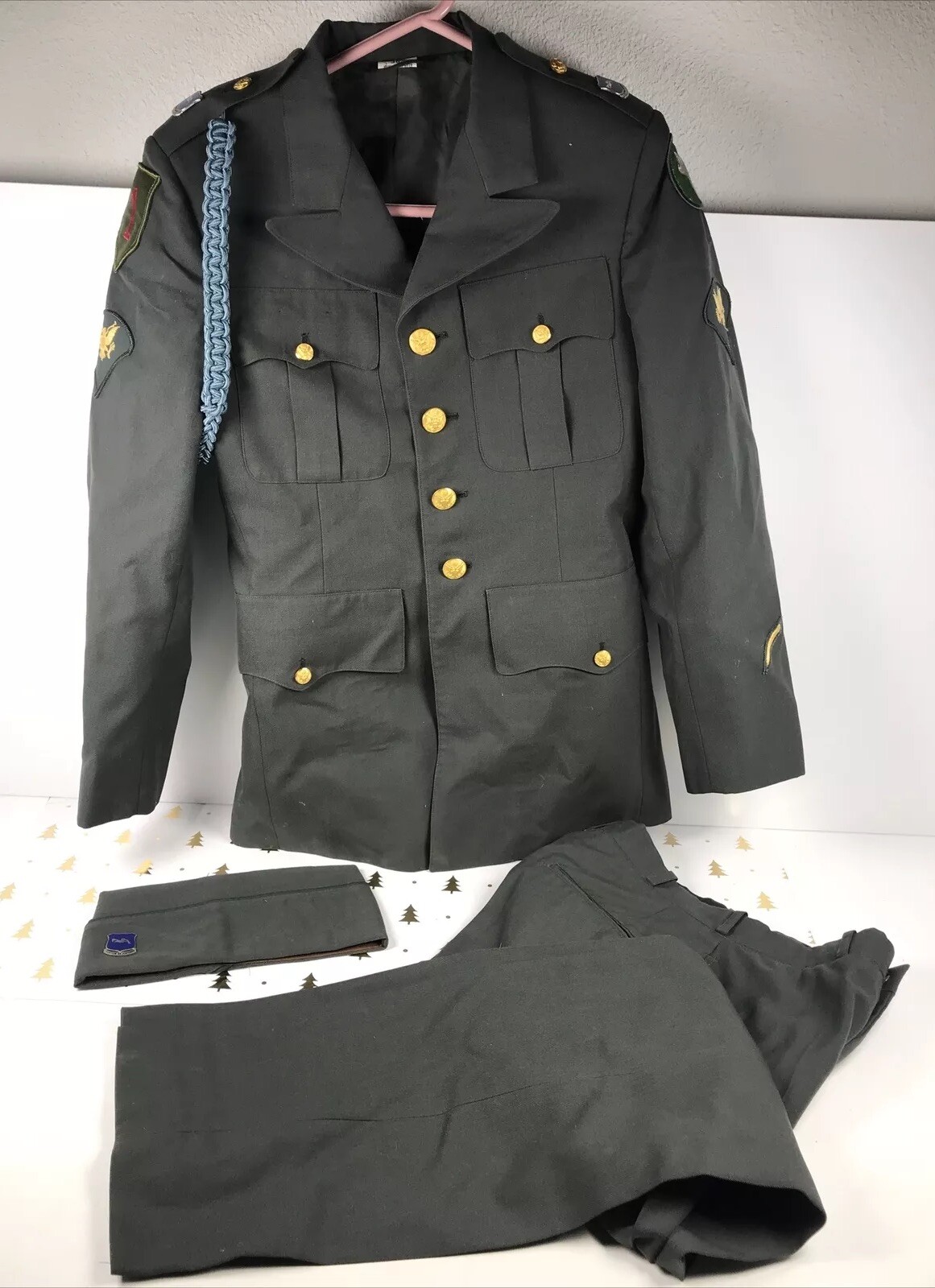 VTG US Army Dress Green Uniform Coat Patches, Ribbons, NSN 8405-01-105-6095 36S