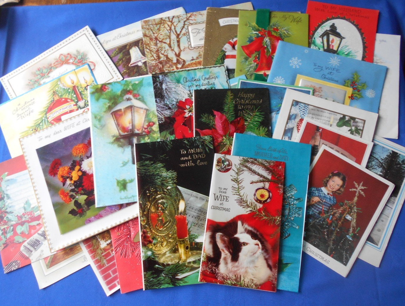 31 - VINTAGE CHRISTMAS CARDS  - USED BUNDLE - 1950 / 60 / 70\'s