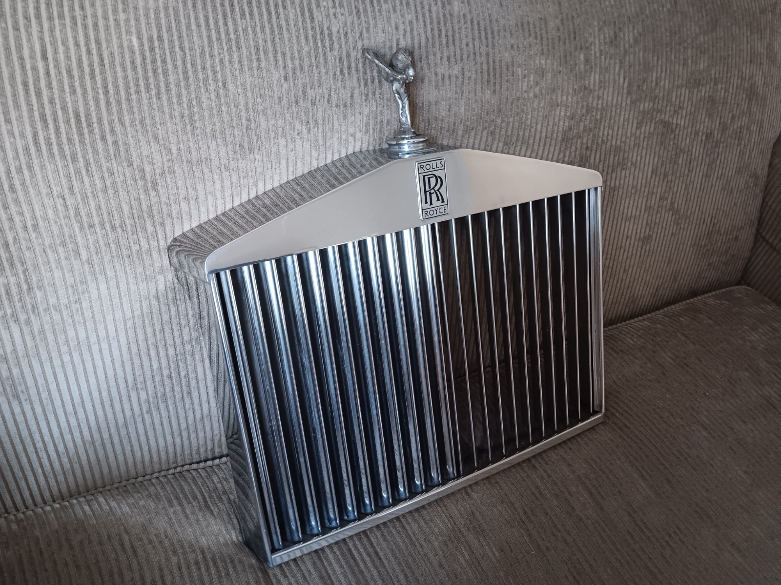 Rolls Royce Silver Shadow II Grille with Spirit of Ecstasy Flying Lady Mascot