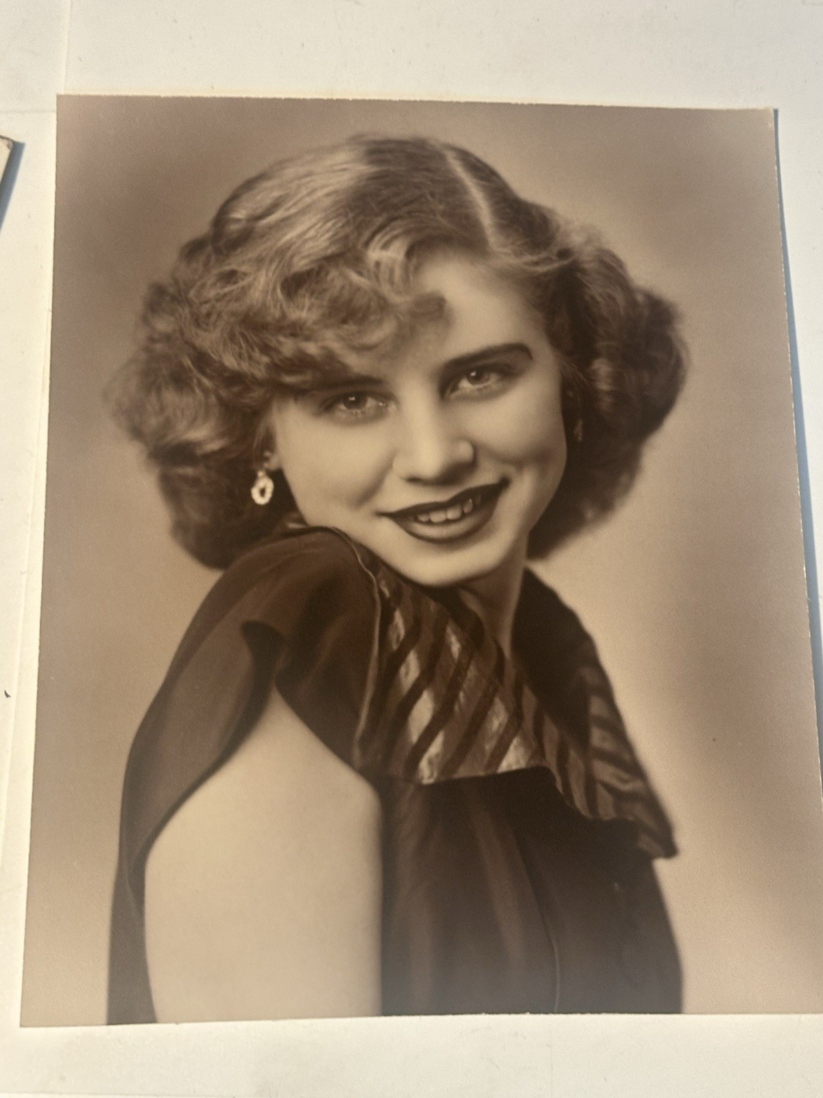 Vintage 8X10 PHOTO - pretty young lady  tinted (22B)
