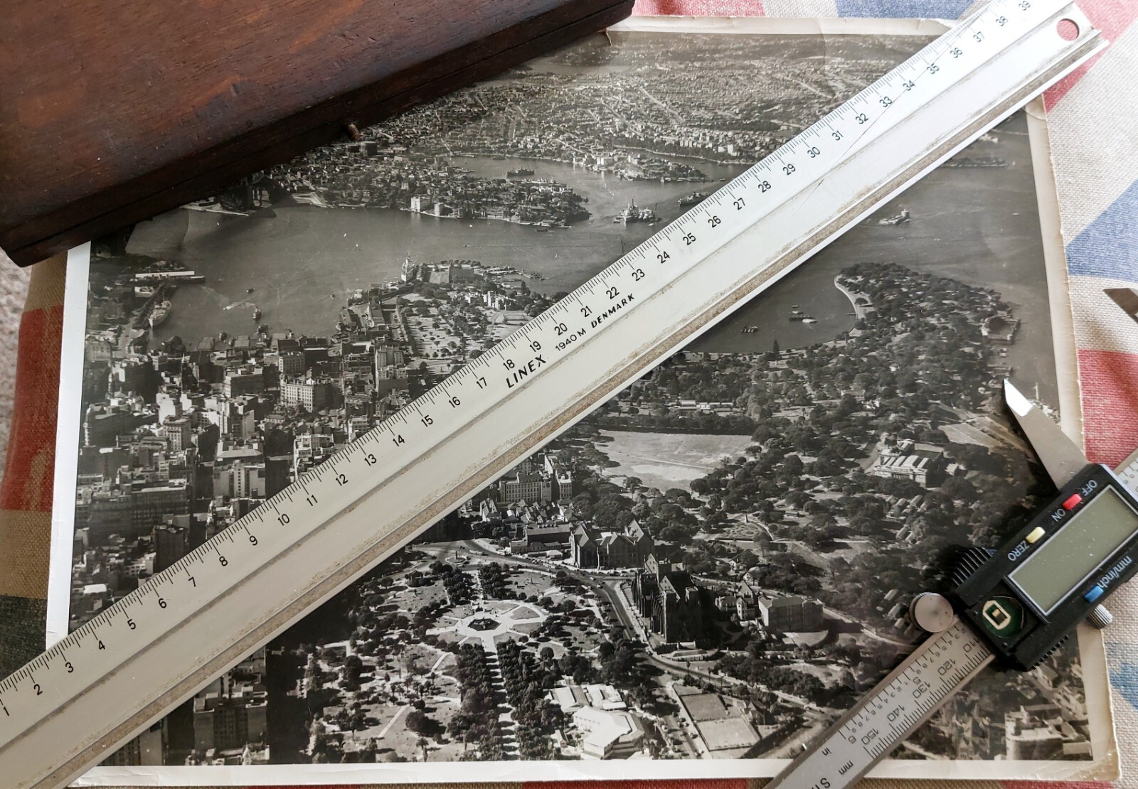WWII SYDNEY HARBOUR LARGE AERIAL PHOTOGRAPH. ASSOCIATED PRESS. SEE DESCRIPTION.