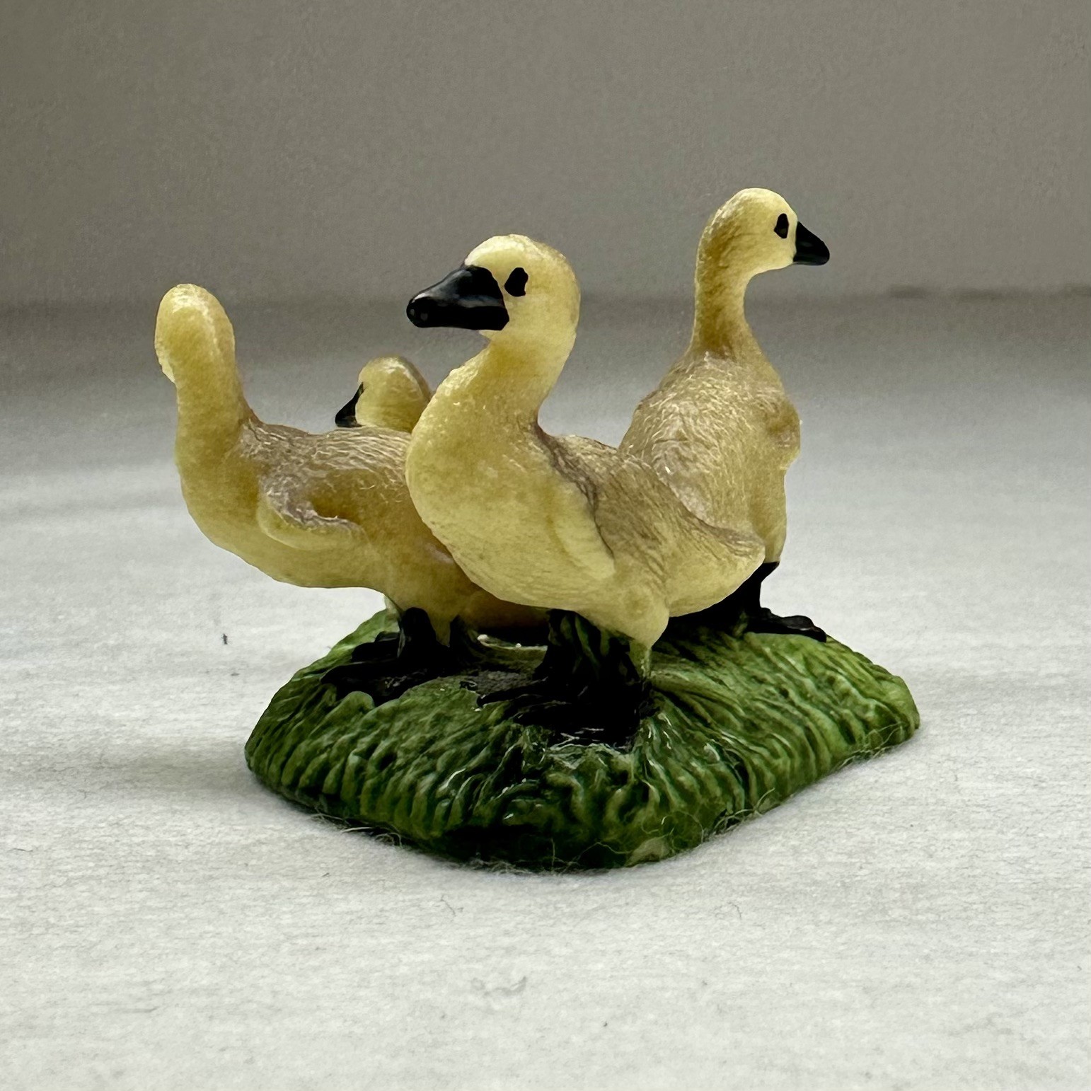 RARE Retired Schleich 13680 Grey Goose Goslings Chicks Farm Life Figure Animal