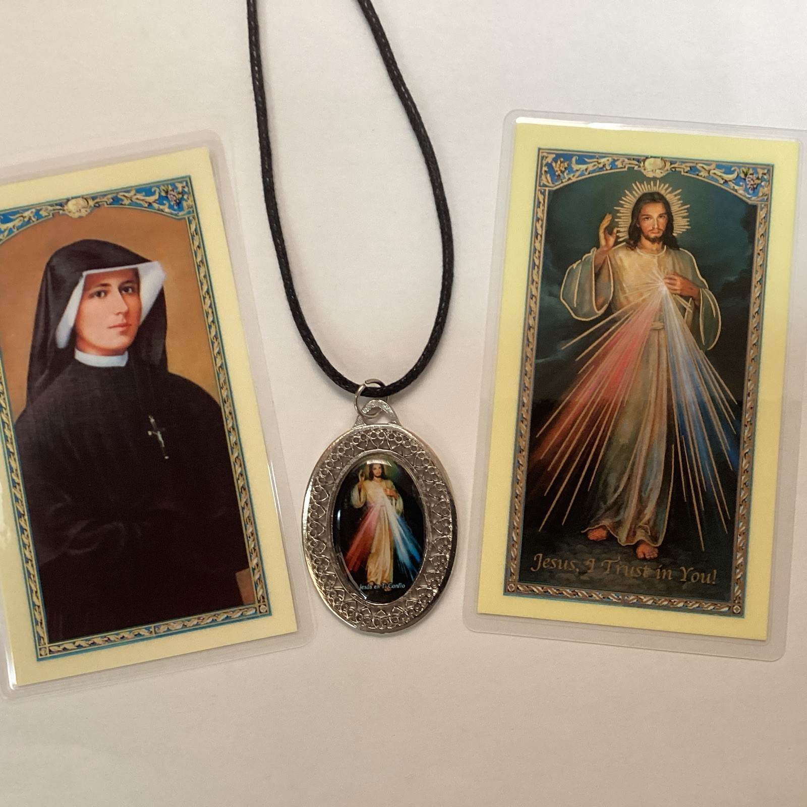 Medal Divine Mercy, St Faustina, And Holy Card’s. Prayer, Protection, Miracle…