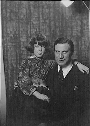 Photo:Felix Rosen and Daughter Portrait 1926 Photo