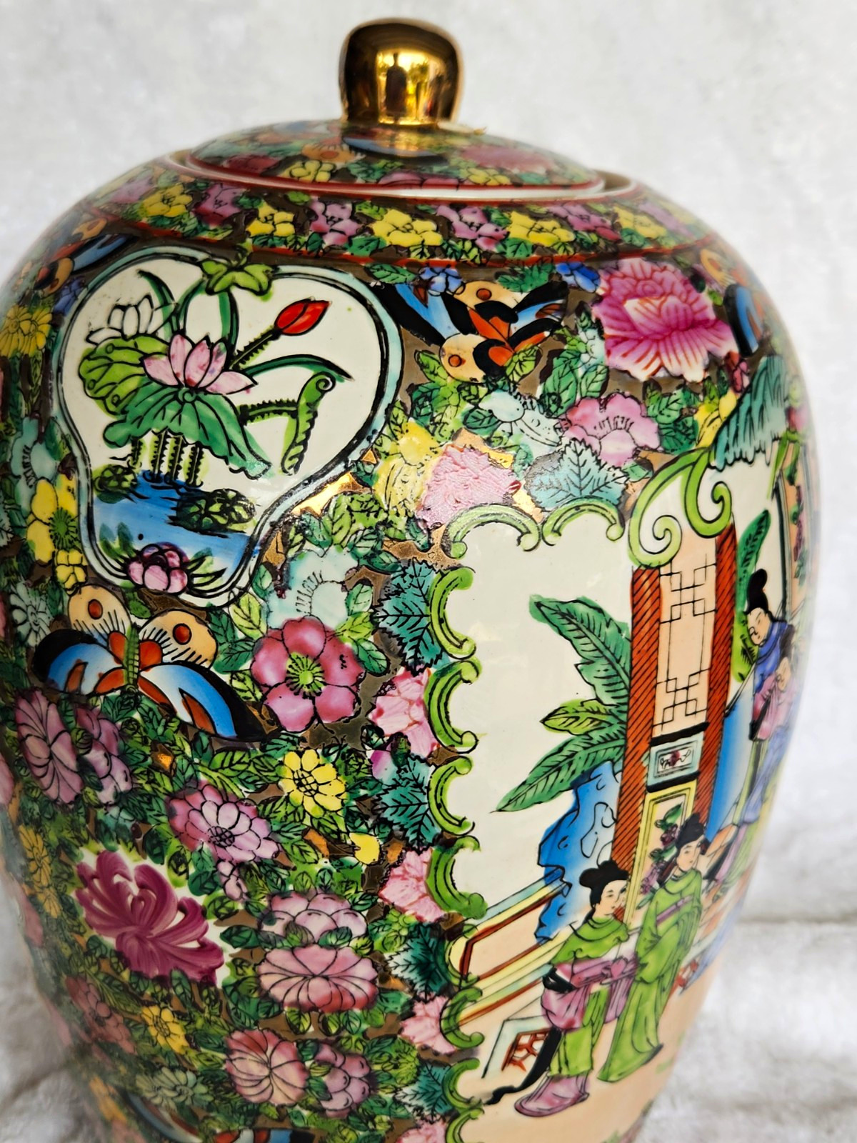 Chinese Porcelain Lidded Ginger Jar Vase Floral & Figural Court Scene Mark Chinese Porcelain Lidded Ginger Jar Vase Floral & Figural Court Scene Mark